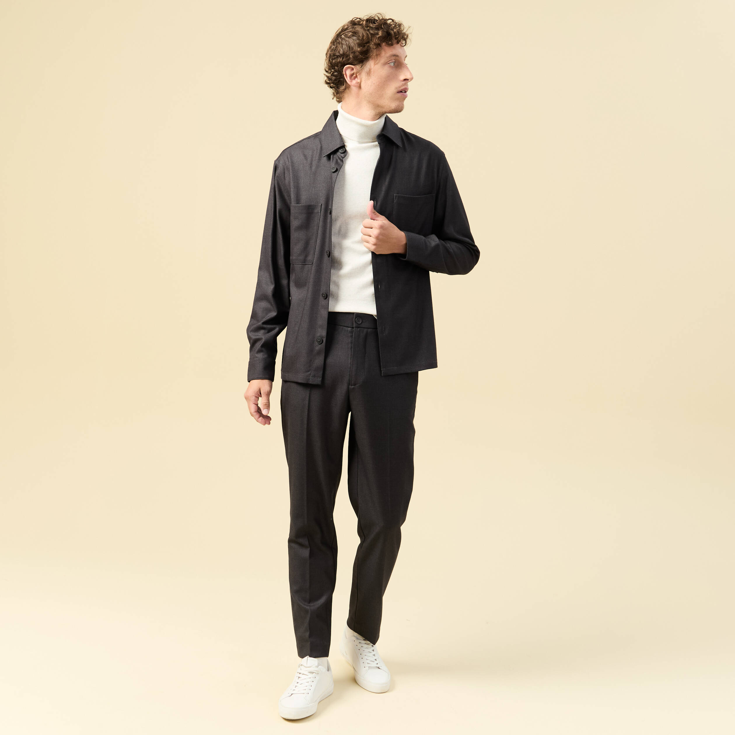Pull droit court manches longues ecru homme