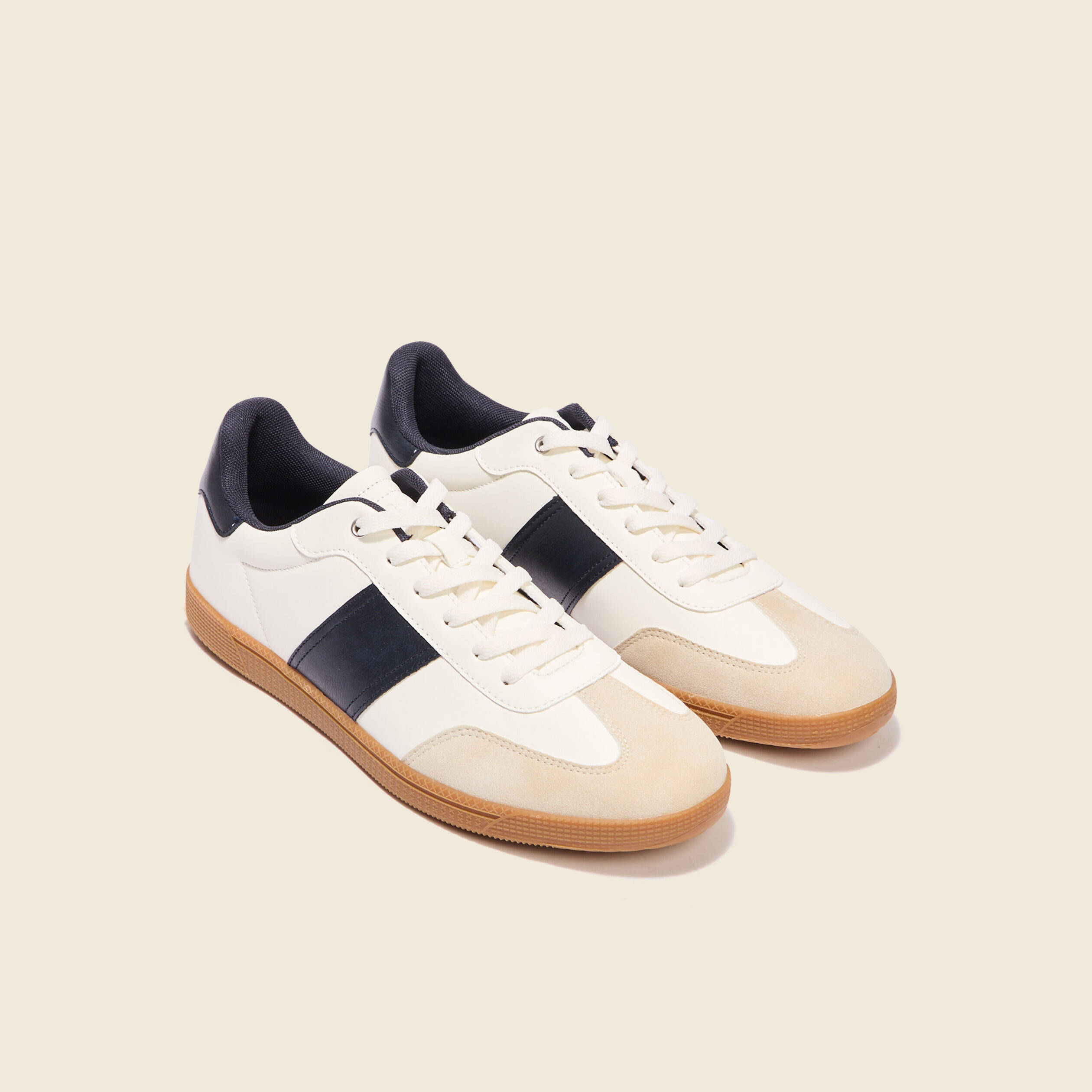 Baskets &agrave; lacets bleu marine homme