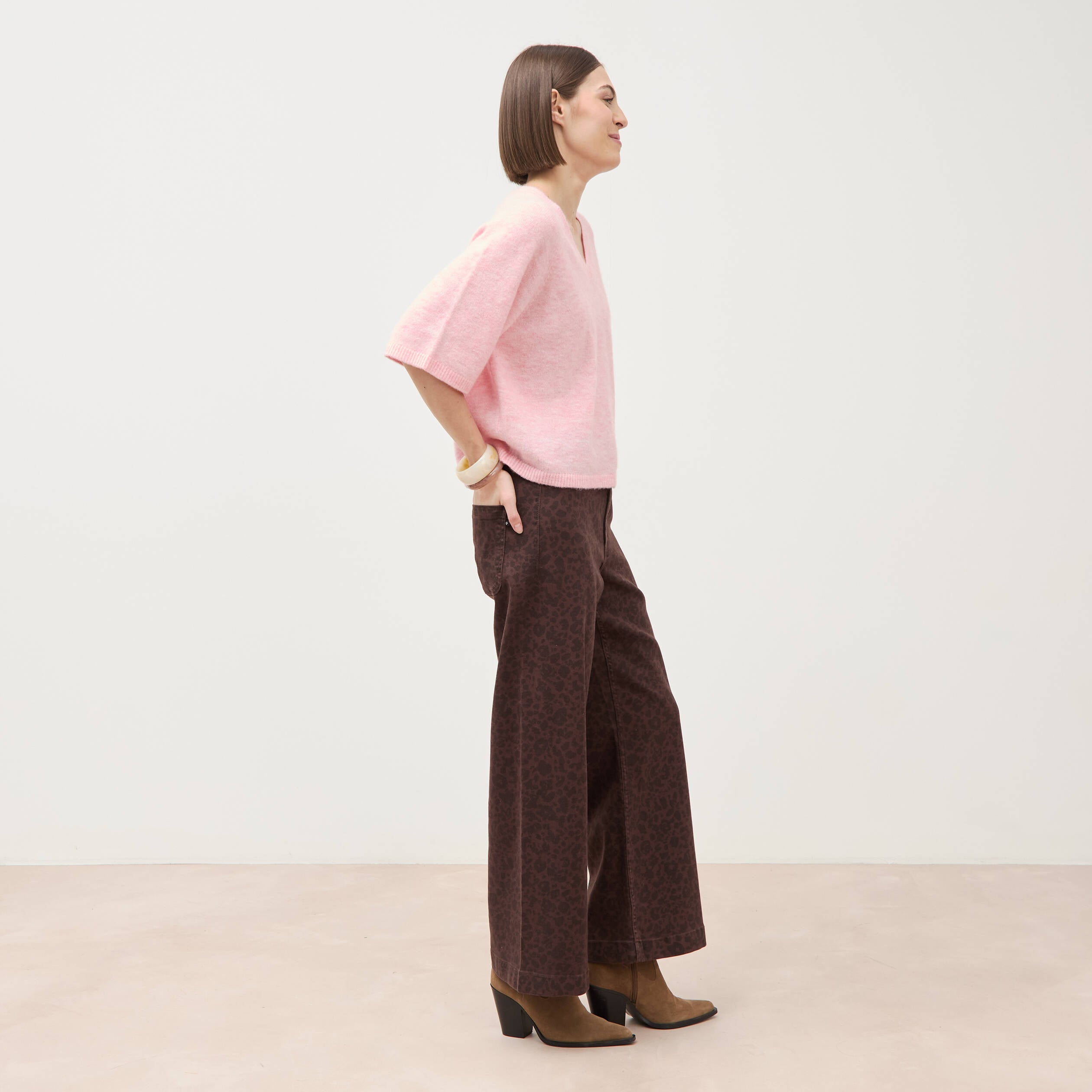 Pull droit col rond manches courtes rose clair femme