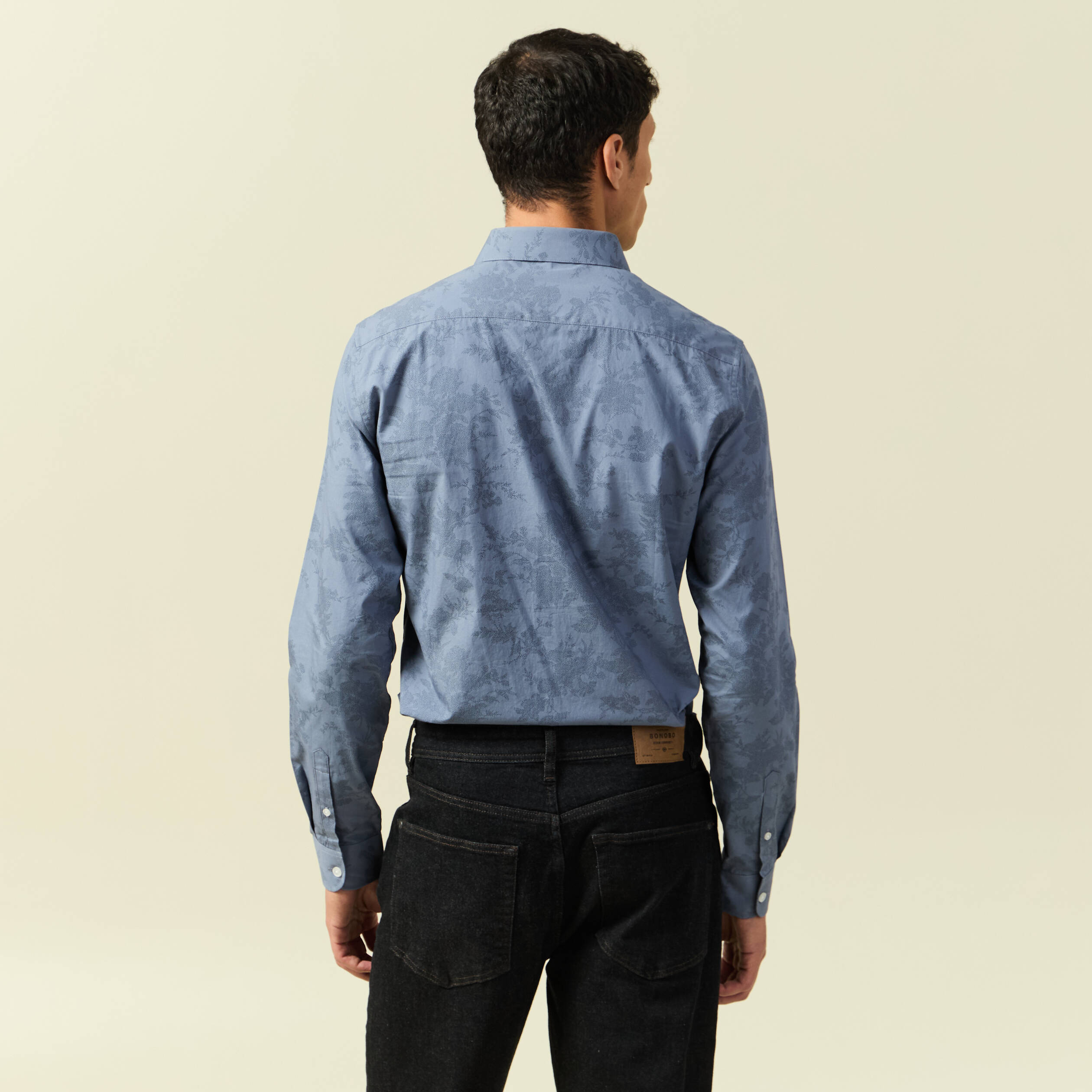 Chemise cintr&eacute;e en coton manches longues bleu homme