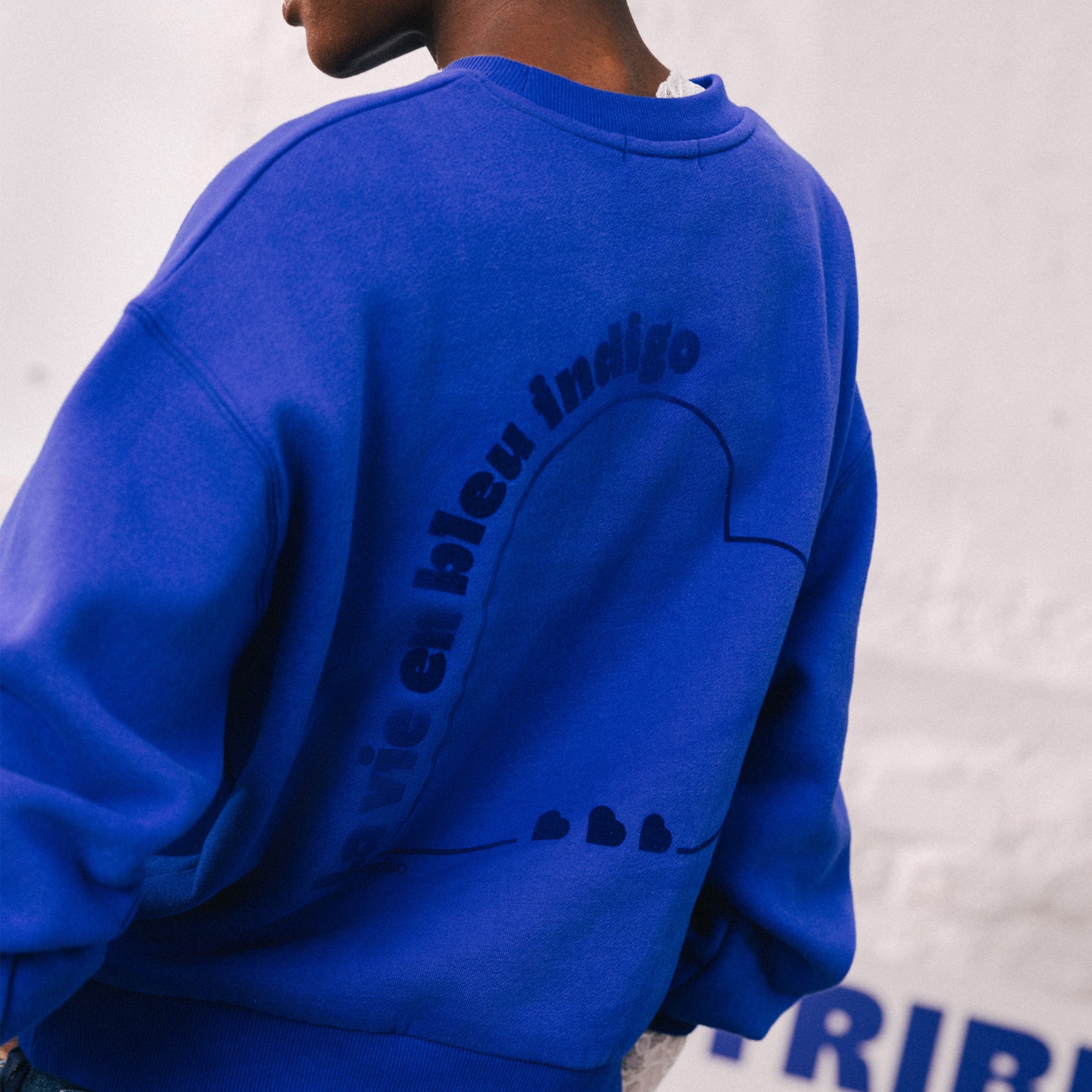 Sweat droit col rond manches longues bleu electrique femme