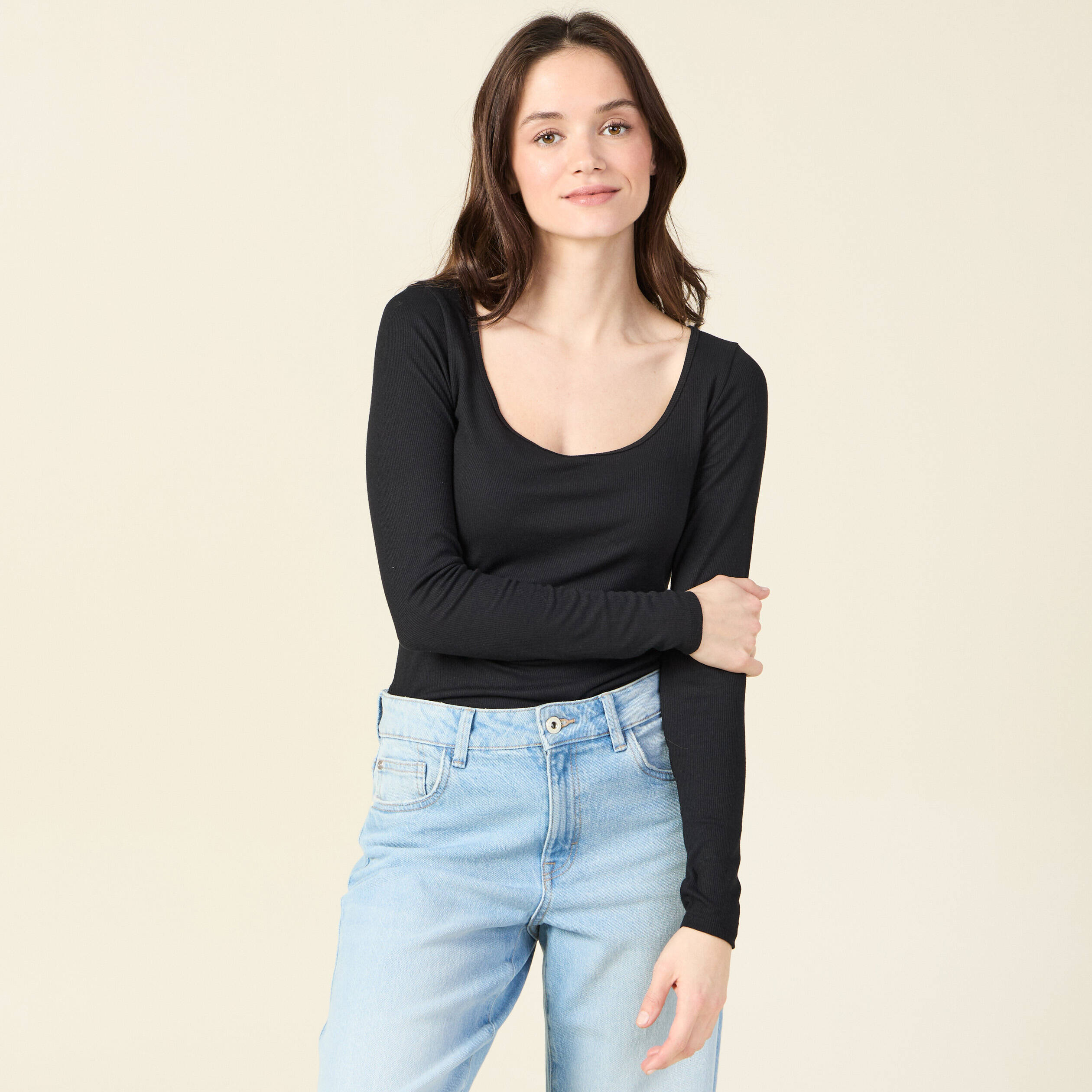 t shirt cotele eco responsable noir femme T-shirt côtelé éco-responsable noir femme