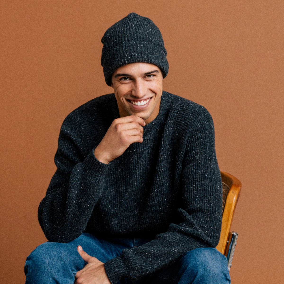 bonnet tricote fabrique en france gris fonce homme Bonnet tricoté fabriqué en France gris foncé homme