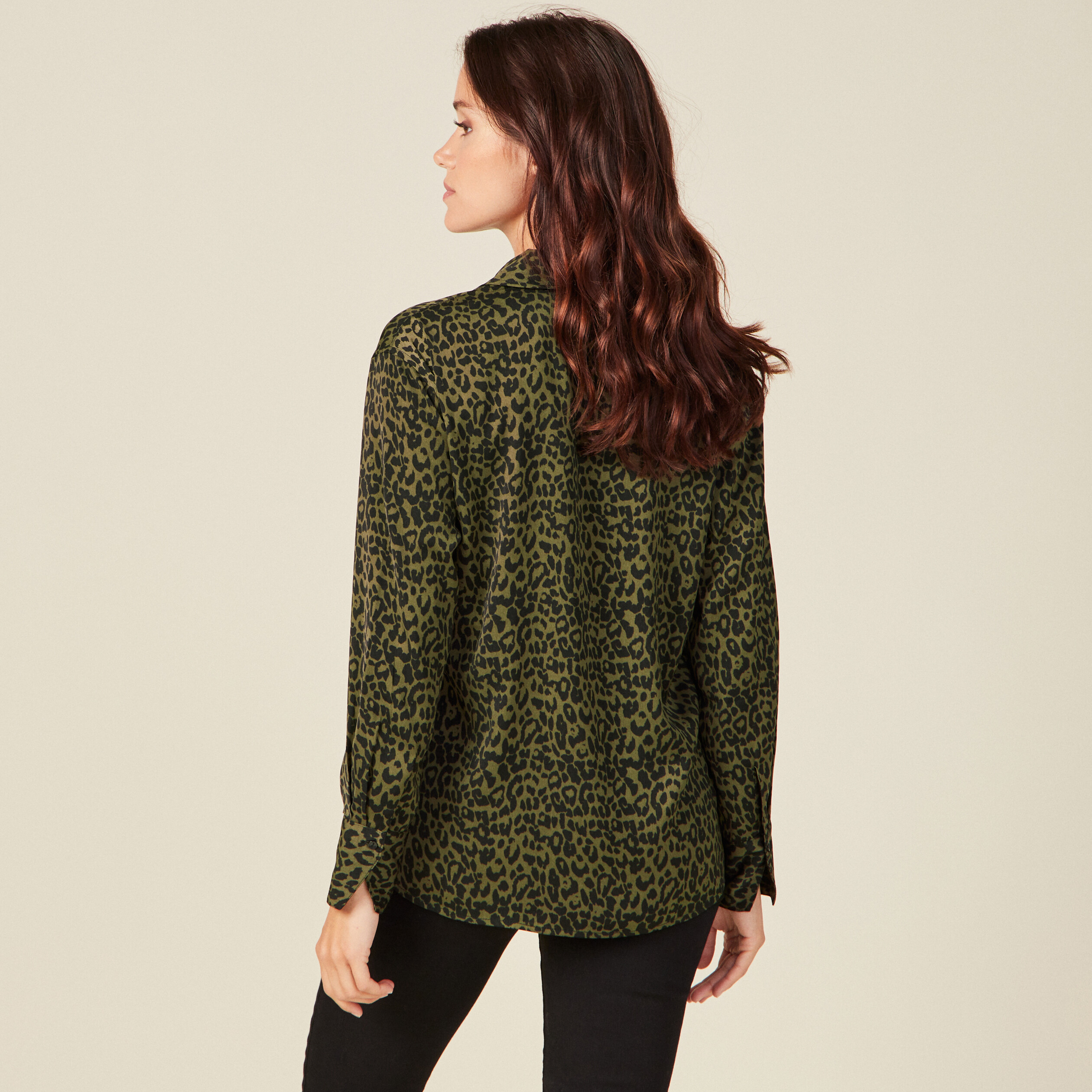 chemise satin eco responsable vert kaki femme Chemise satin éco-responsable vert kaki femme