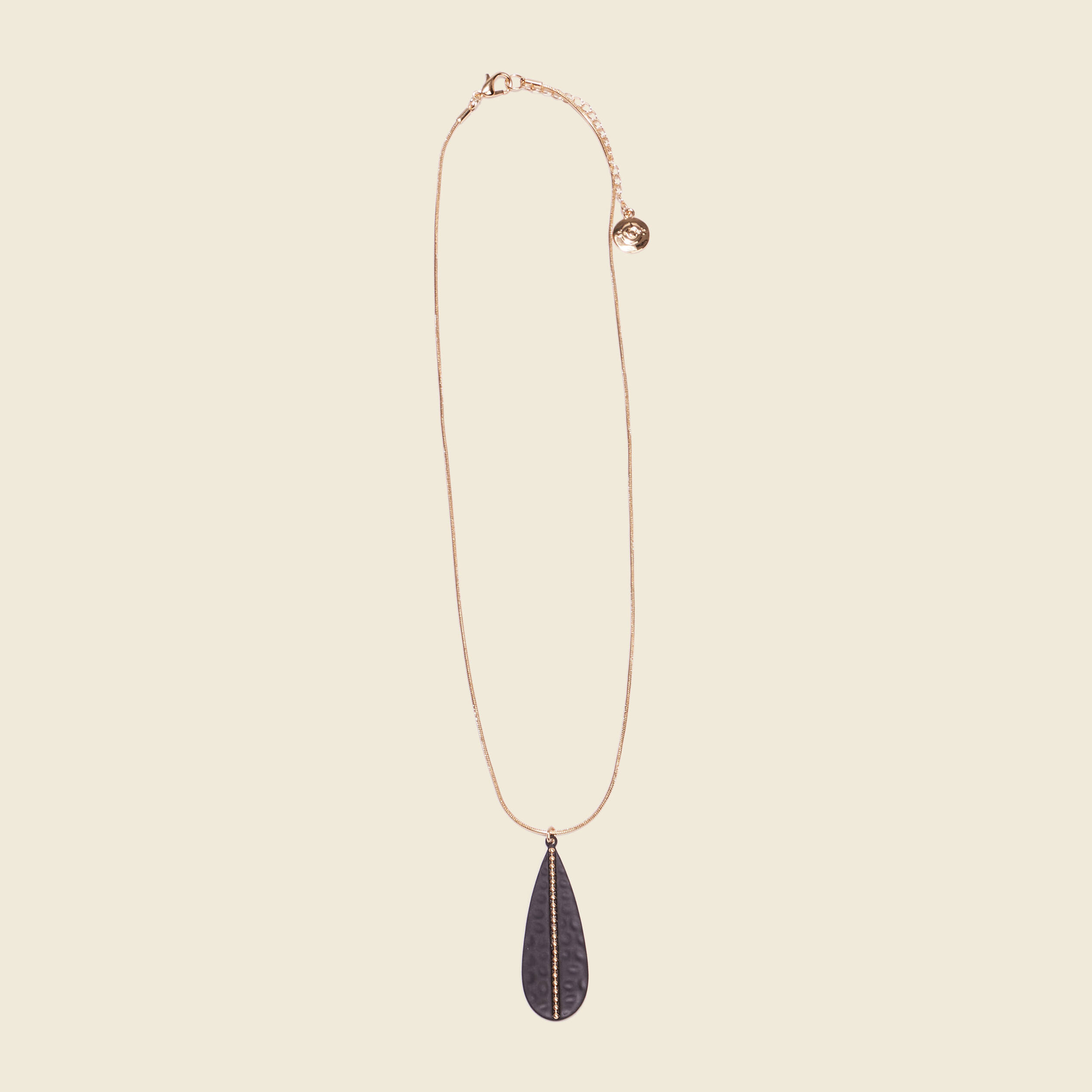 collier avec pendentif noir femme Collier avec pendentif noir femme