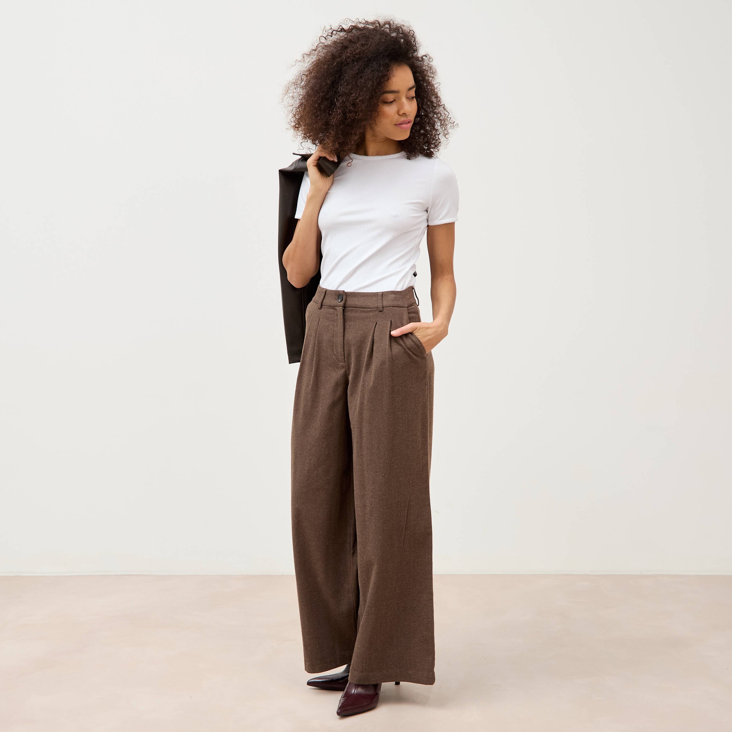 Pantalon large taille standard marron fonc&eacute; femme