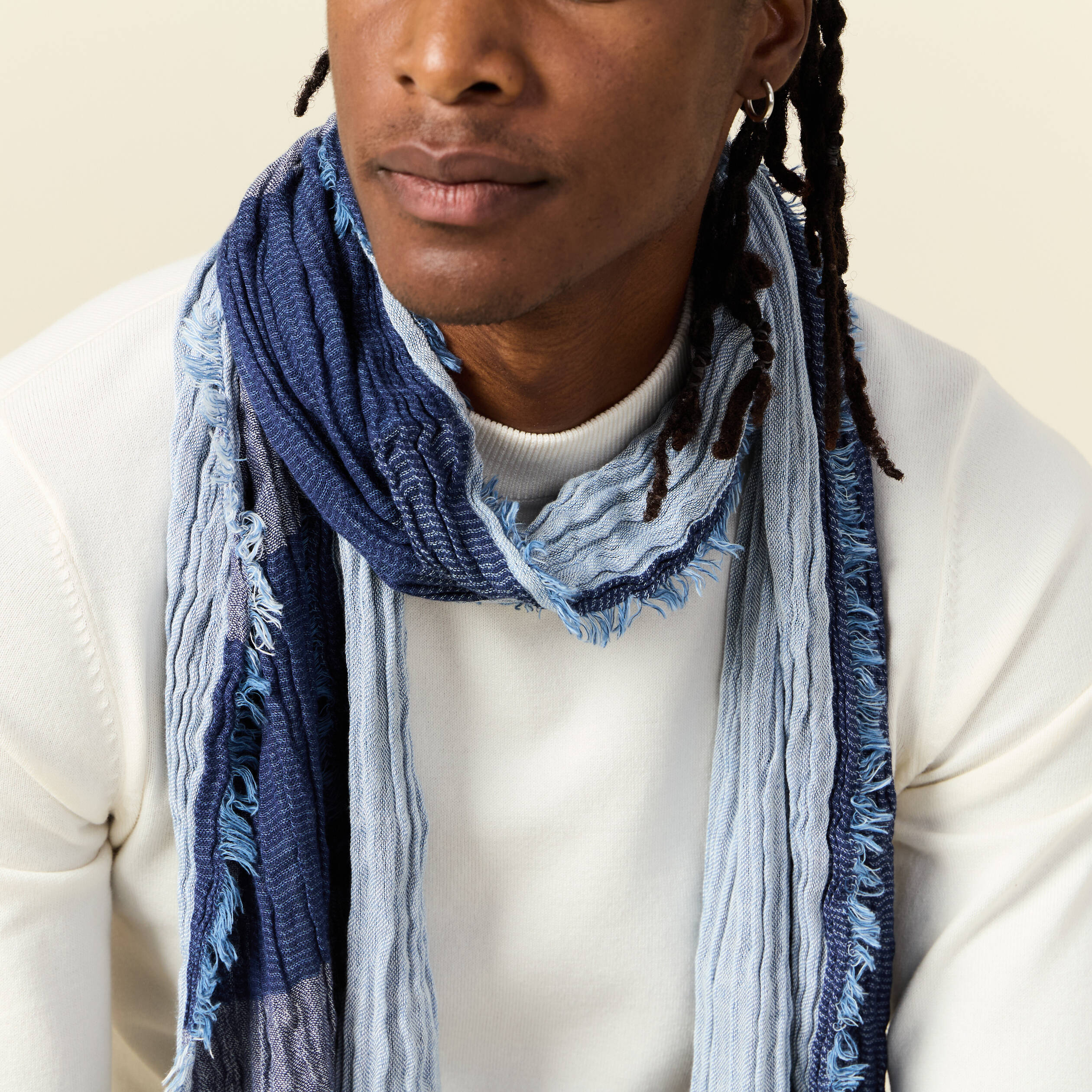 foulard froisse bleu marine homme Foulard froissé bleu marine homme