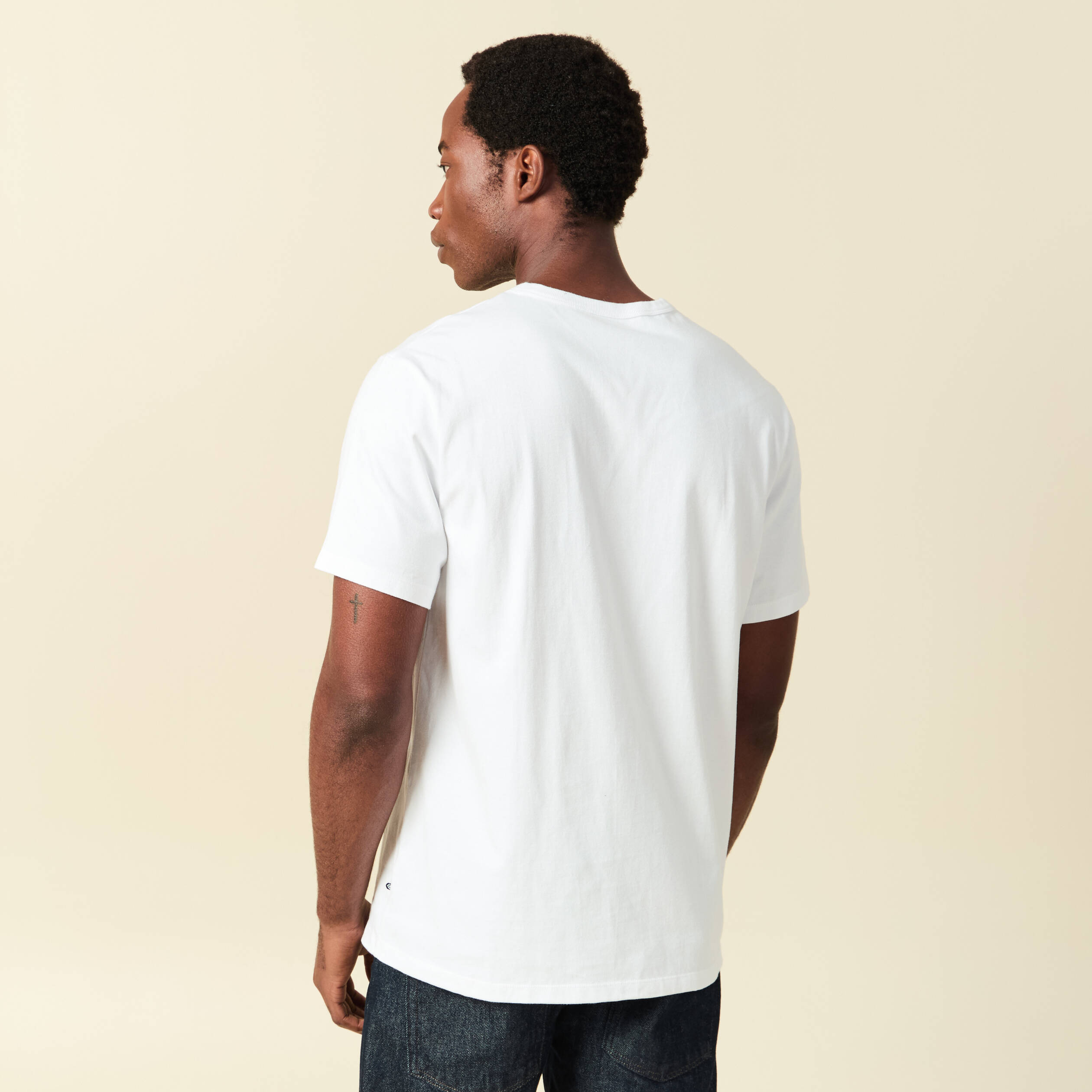 T-shirt col rond manches courtes brod&eacute; blanc homme