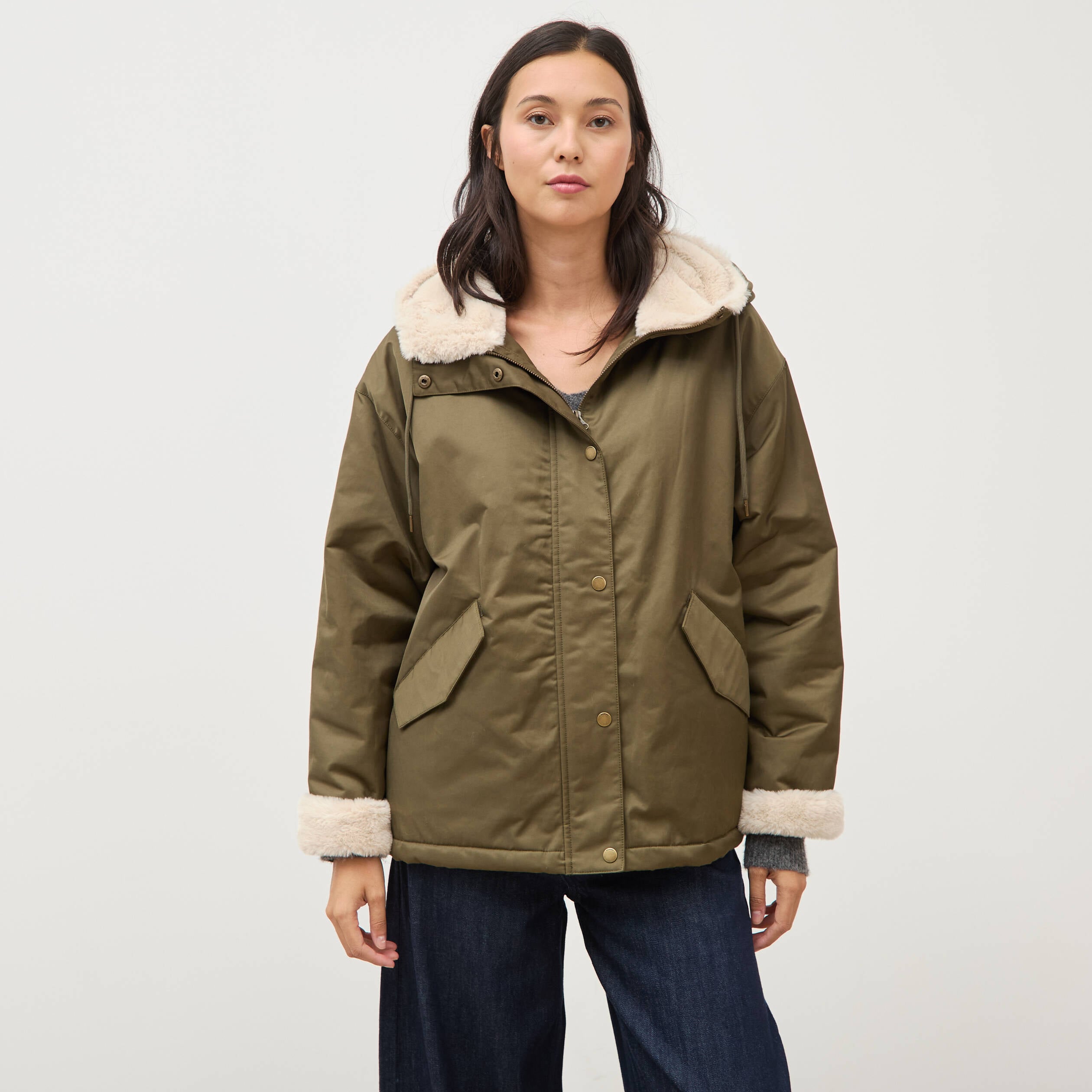 Parka oversize courte &agrave; capuche vert kaki femme