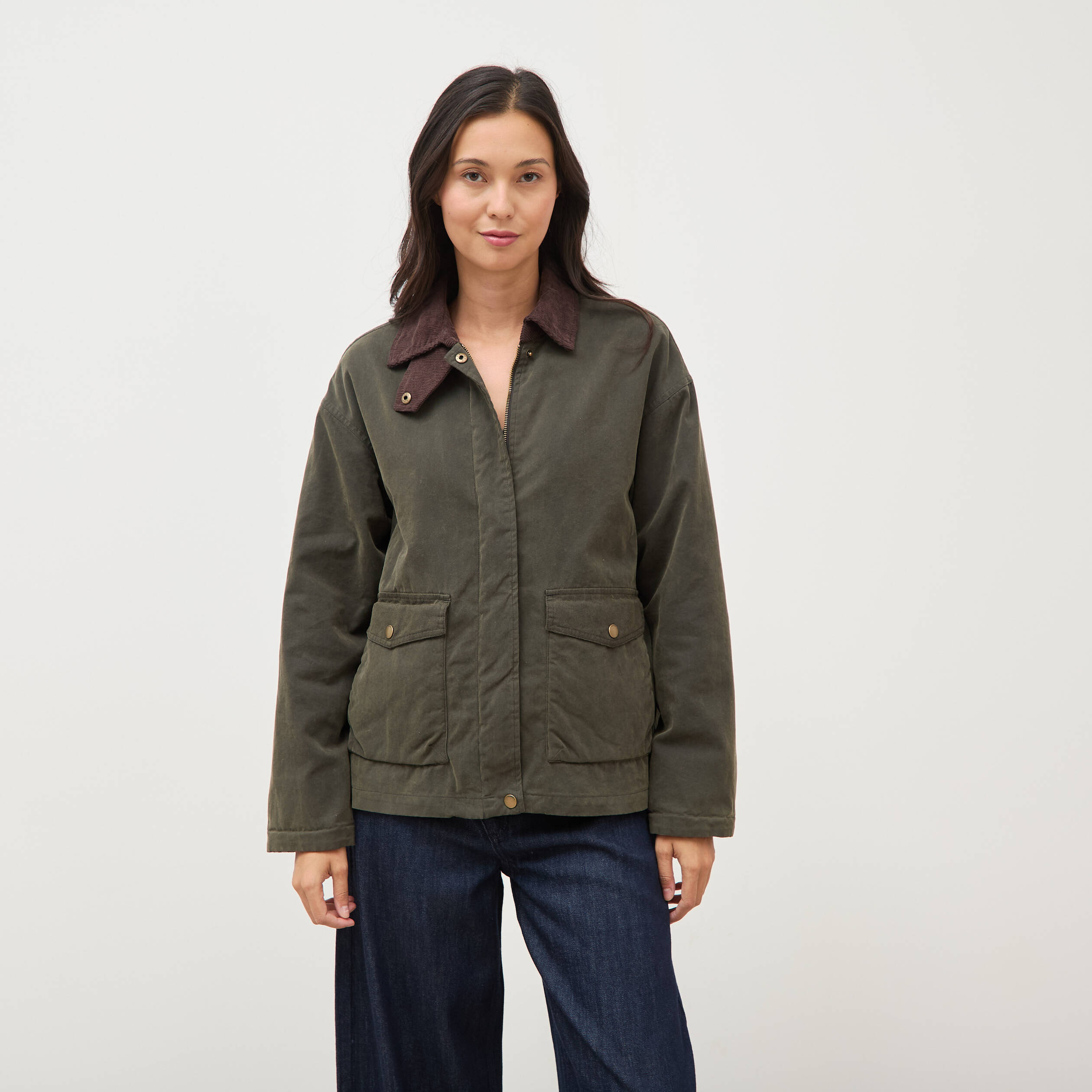Parka oversize courte col classique vert kaki femme
