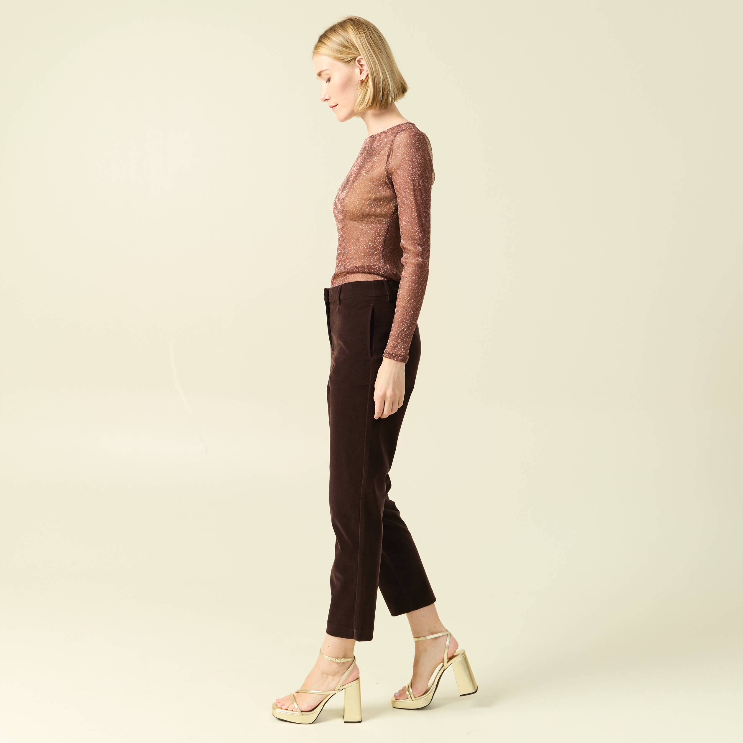 Pantalon flare taille haute en velours marron fonc&eacute; femme