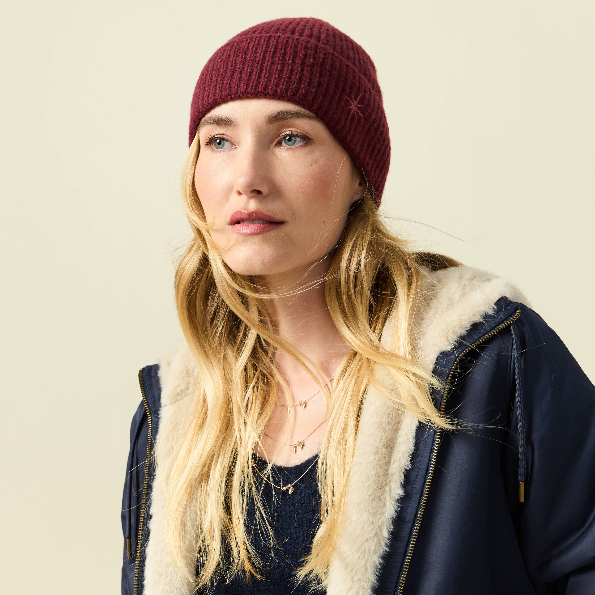Bonnet bordeaux femme