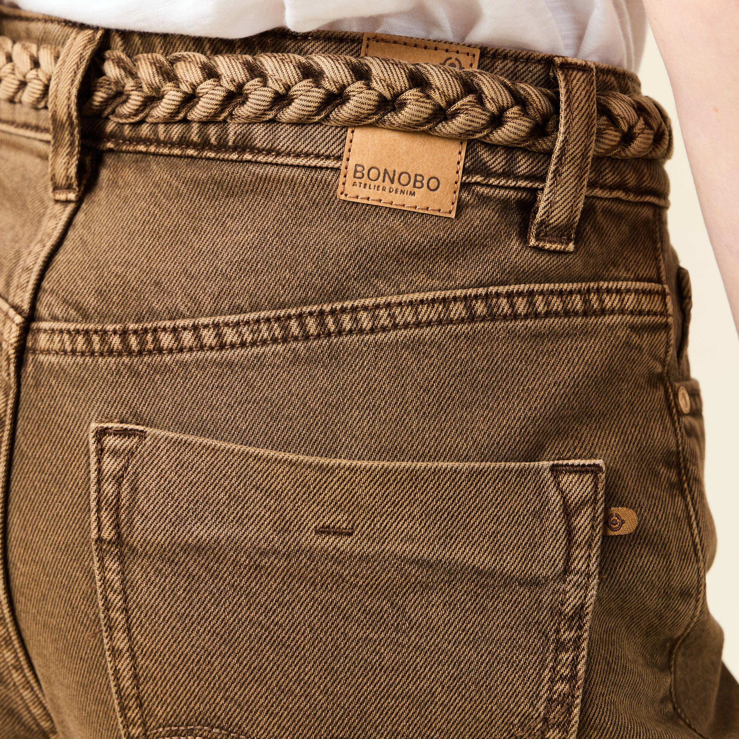 Jeans mom 7/8&egrave;me marron fonc&eacute; femme