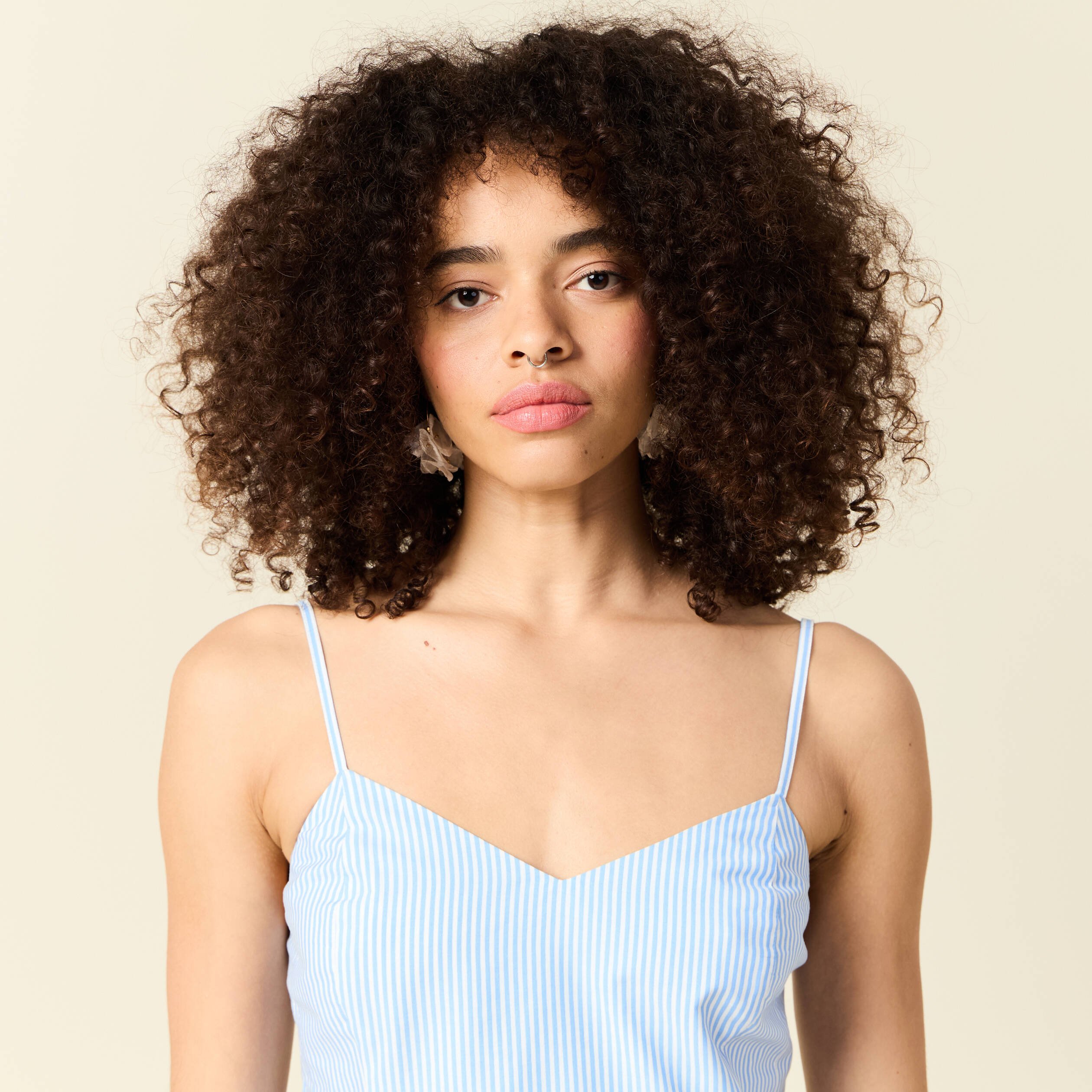 robe evasee col v sans manches en coton bleu femme Robe évasée col V sans manches en coton bleu femme