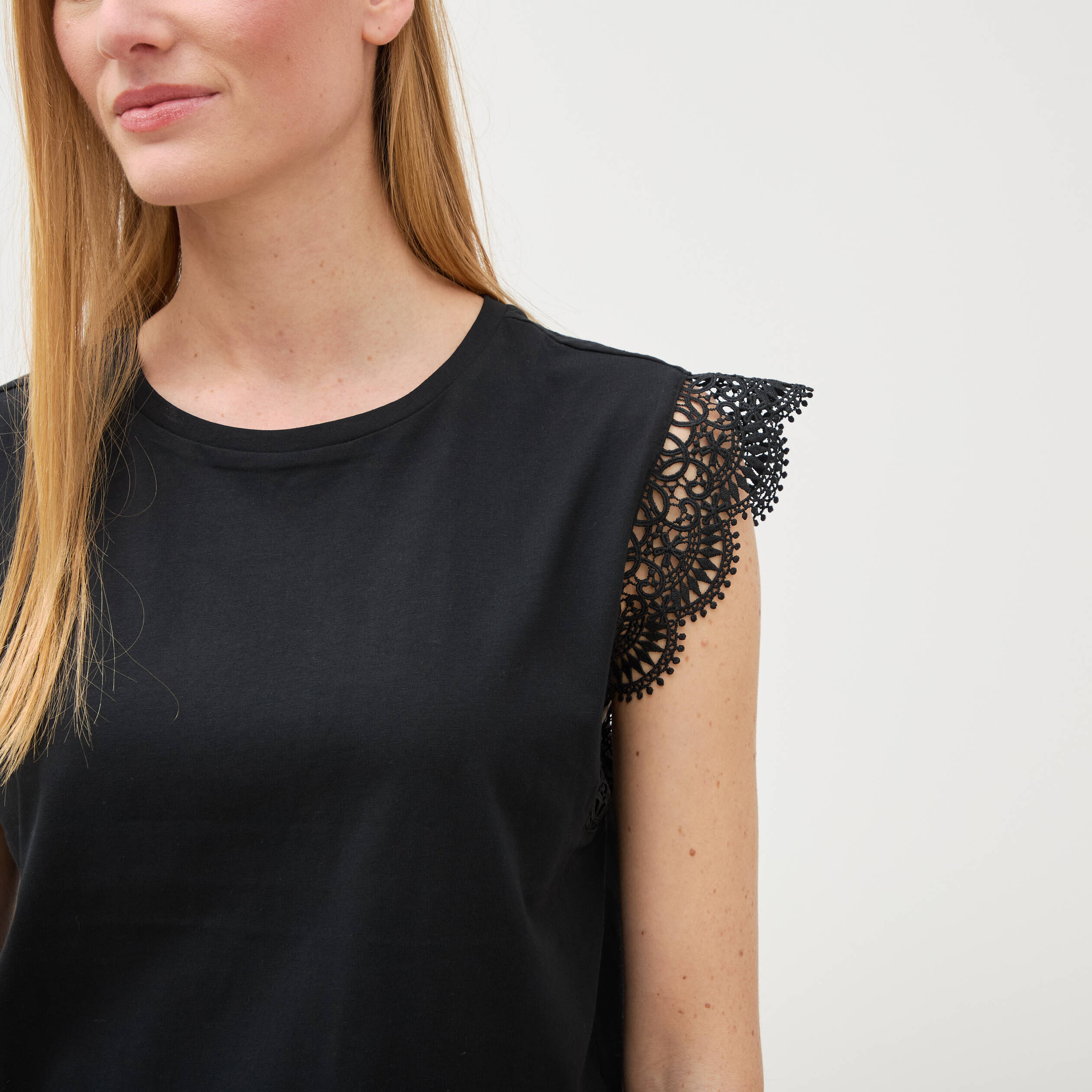 T-shirt manches courtes noir femme