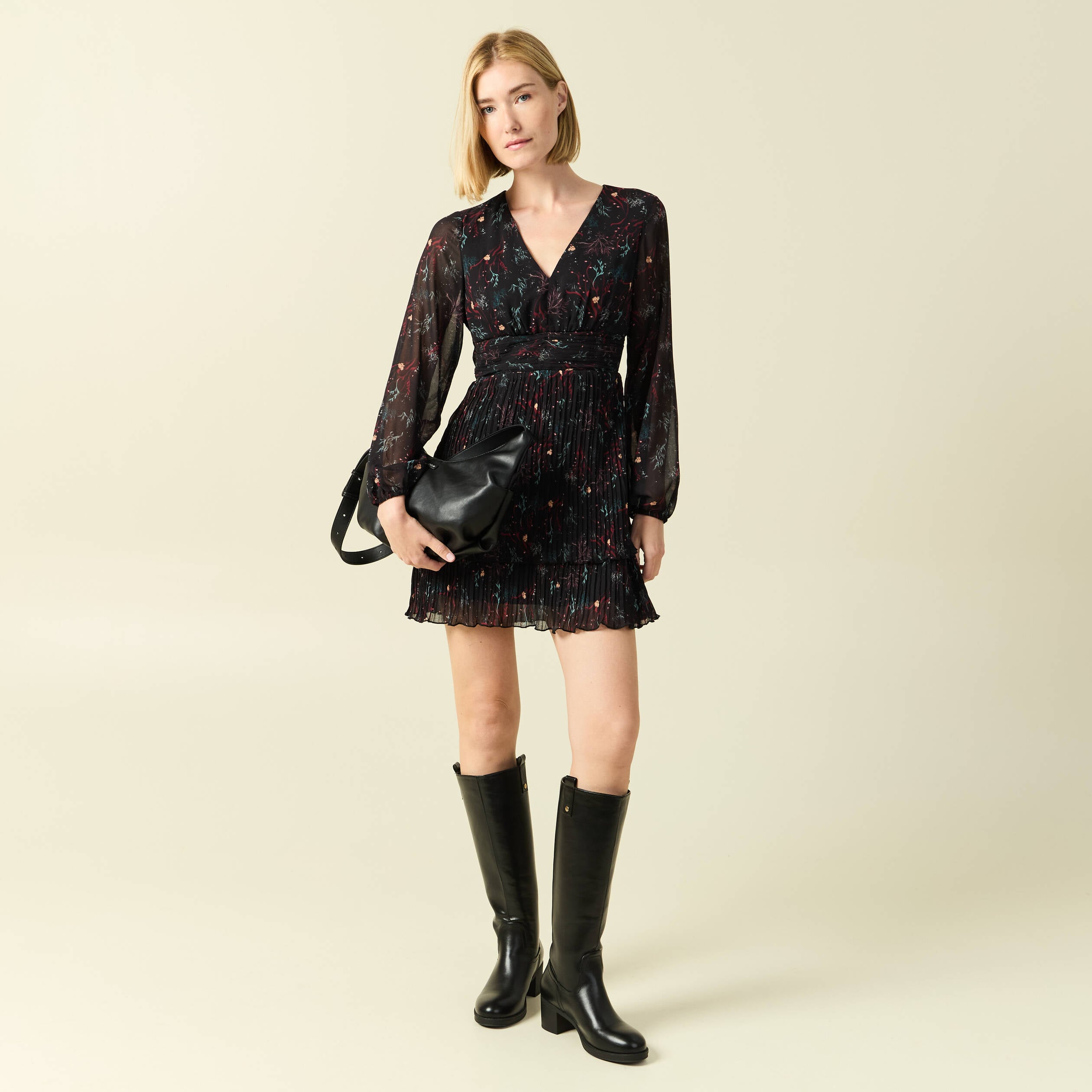 Robe &eacute;vas&eacute;e bas pliss&eacute; noir femme