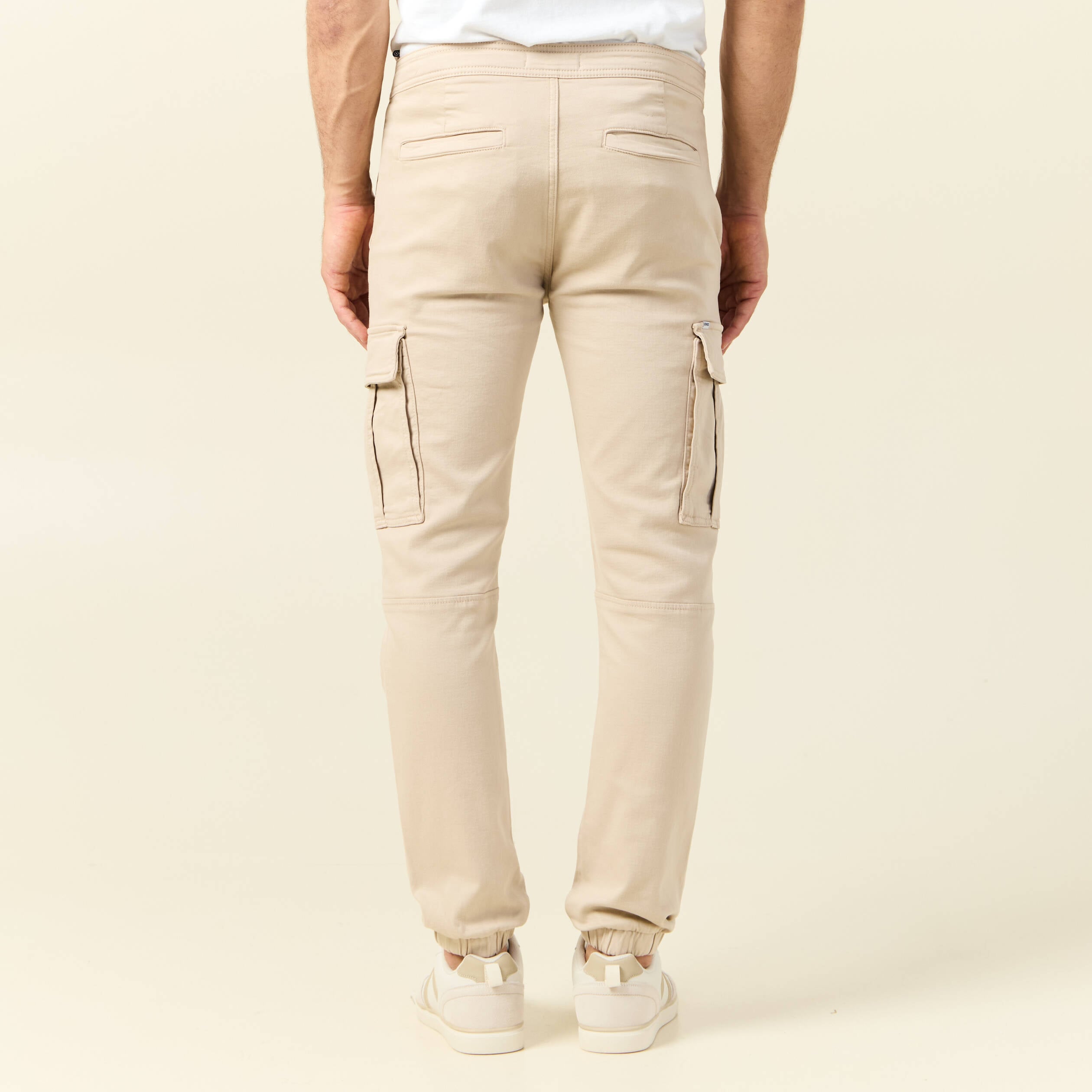 Pantalon battle bas resserr&eacute; beige homme