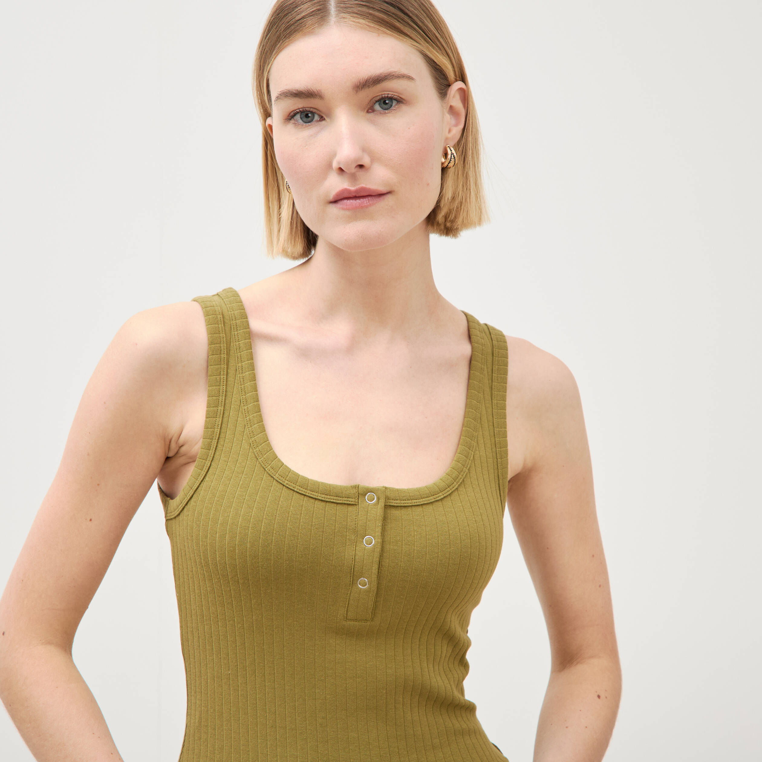 D&eacute;bardeur sans manches vert kaki femme