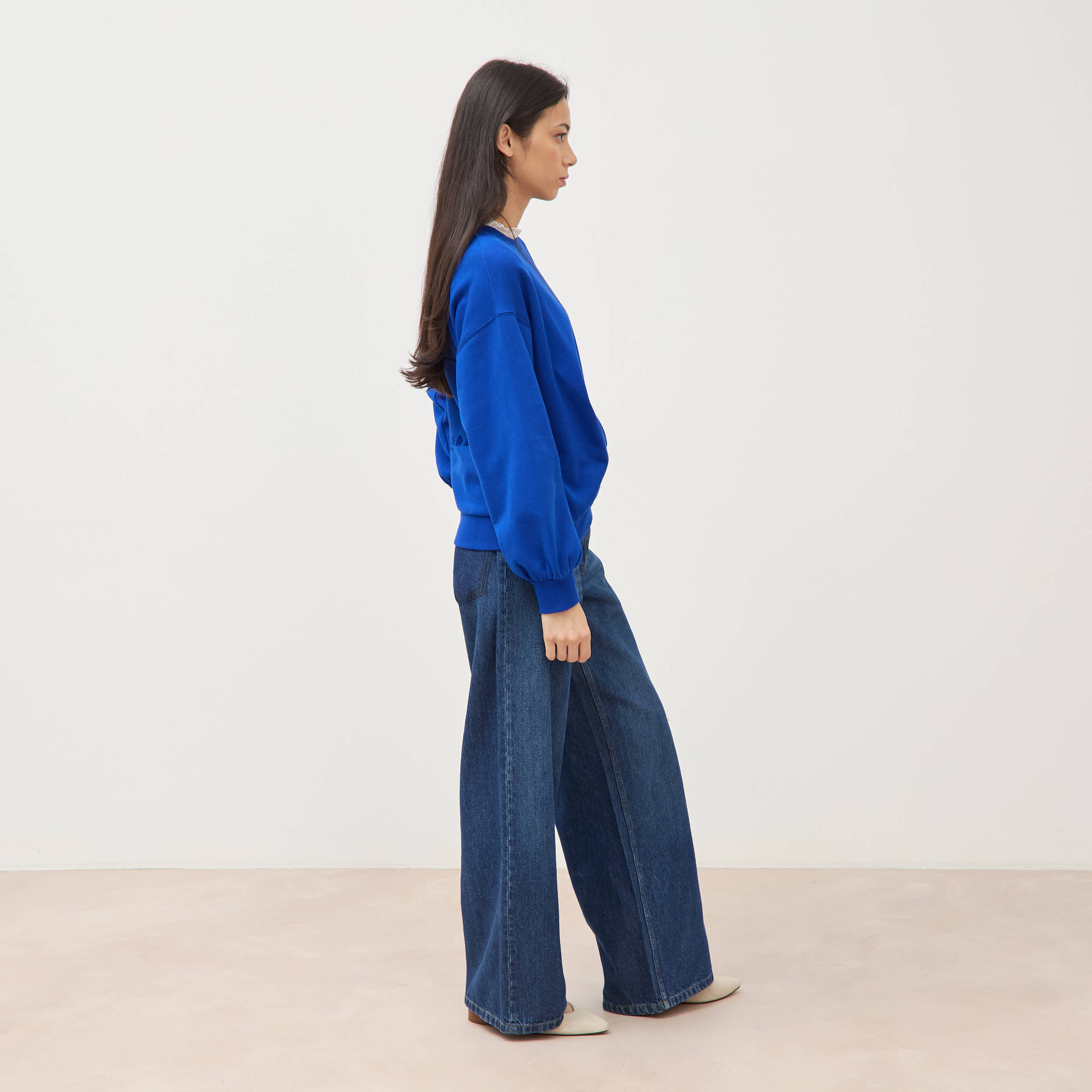 Sweat droit col rond manches longues bleu electrique femme