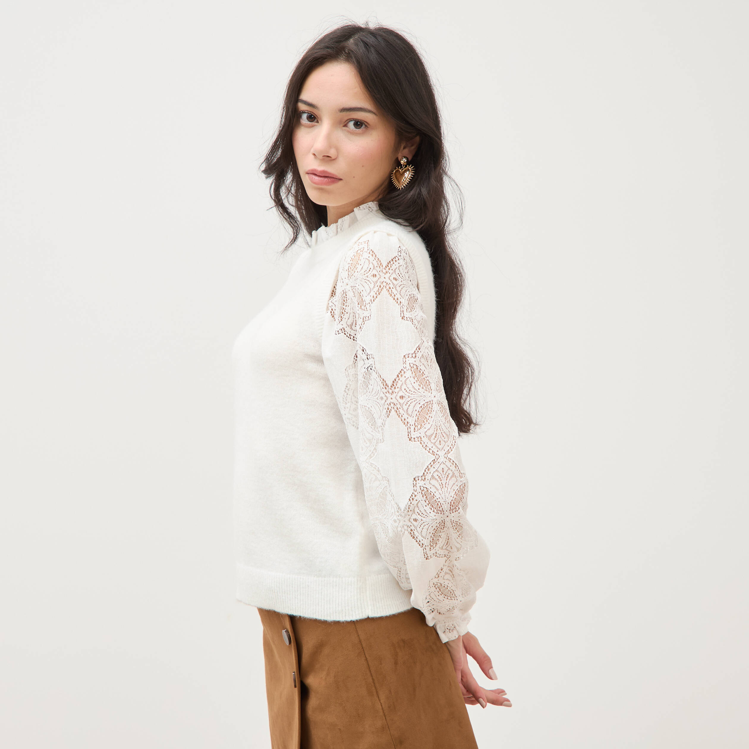Pull droit col &agrave; volants manches longues ecru femme