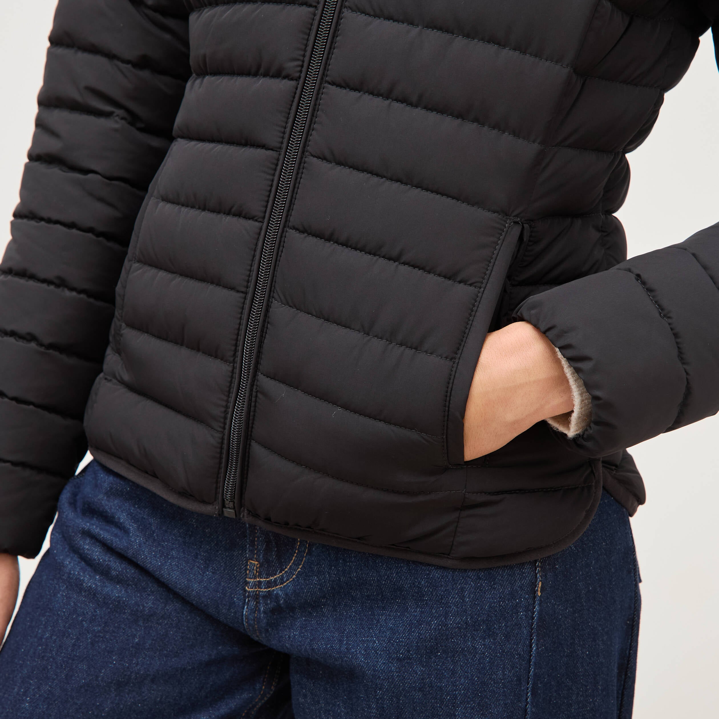 Doudoune ajust&eacute;e mi-longue &agrave; capuche noir femme