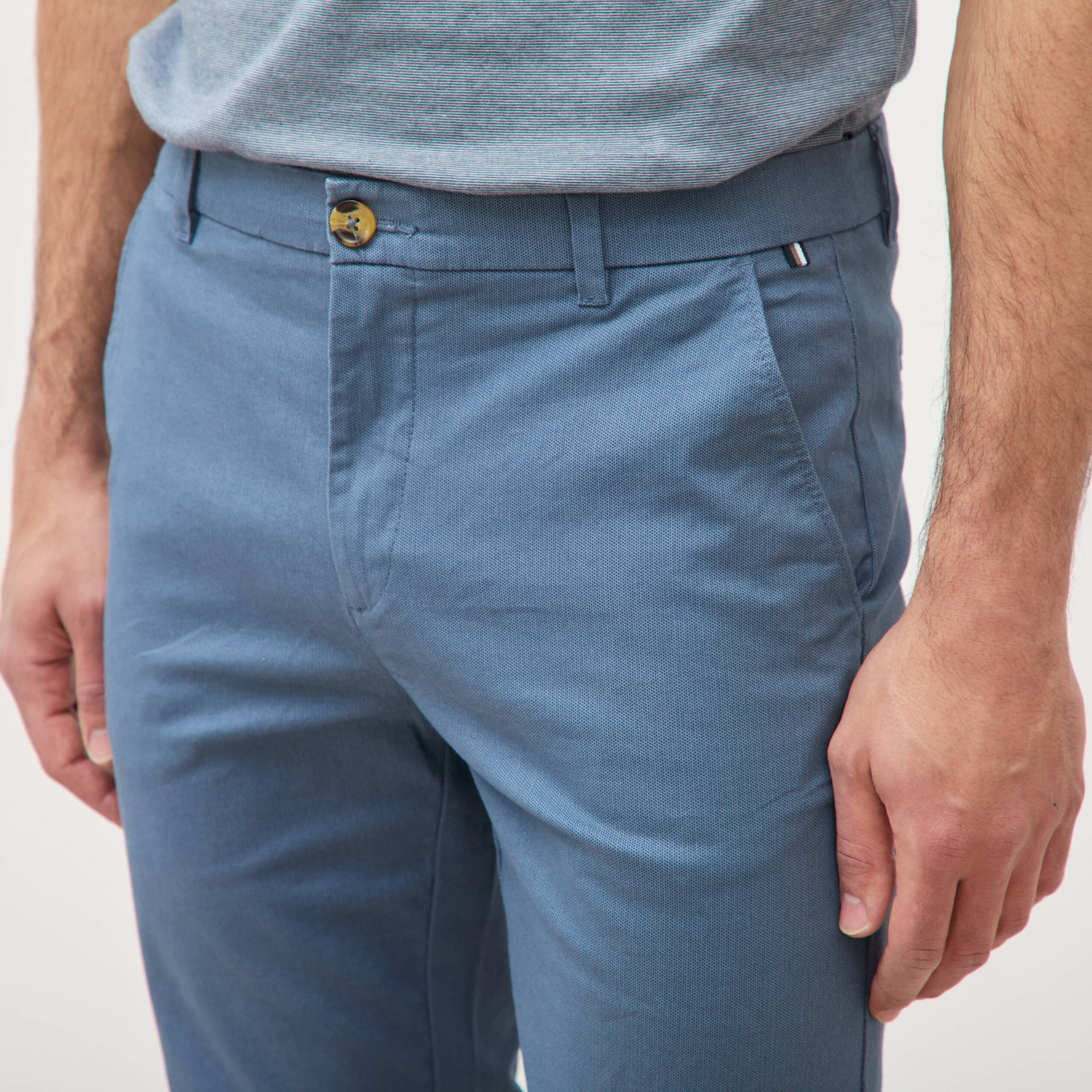 Pantalon chino slim bleu fonc&eacute; homme