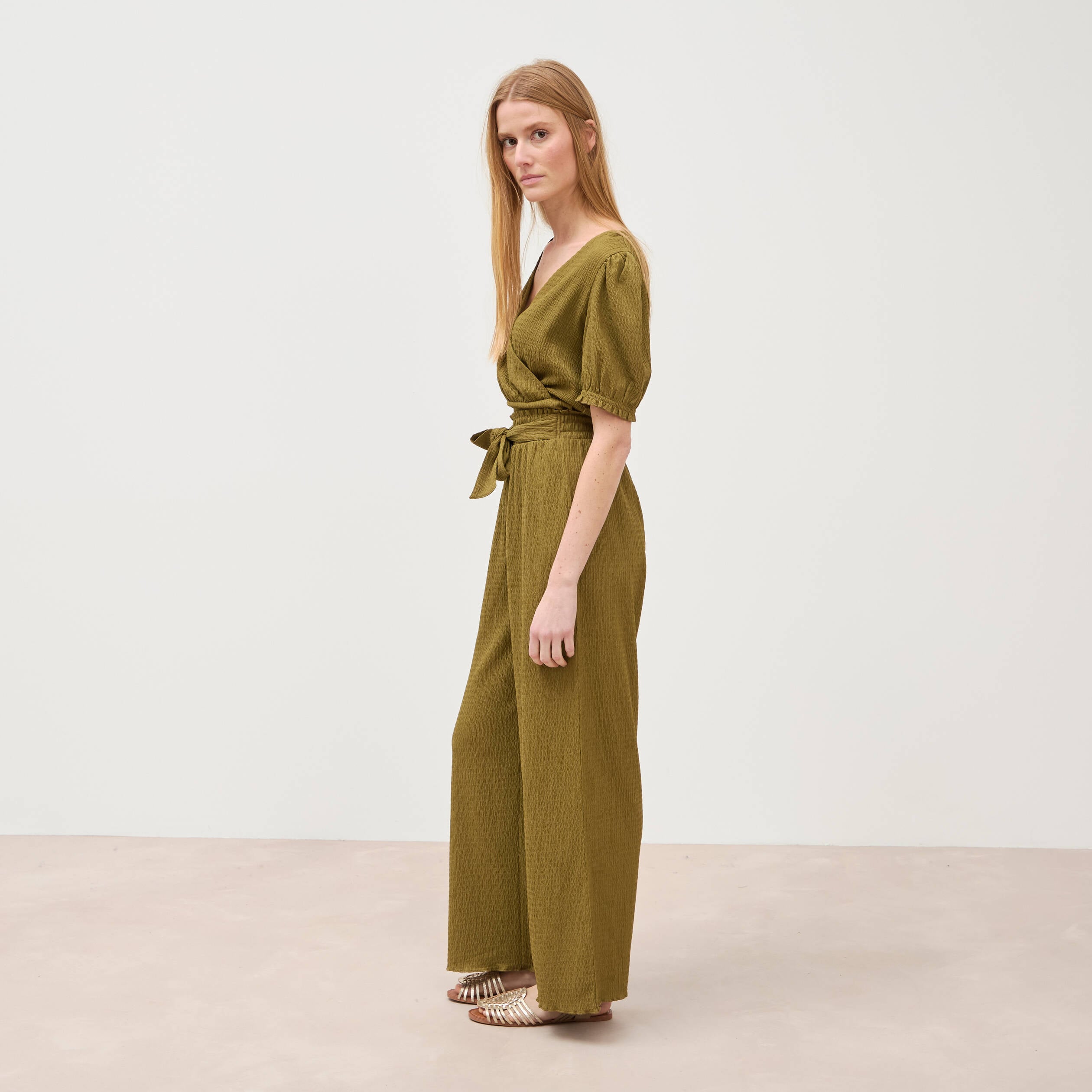 Pantalon loose avec ceinture vert kaki femme