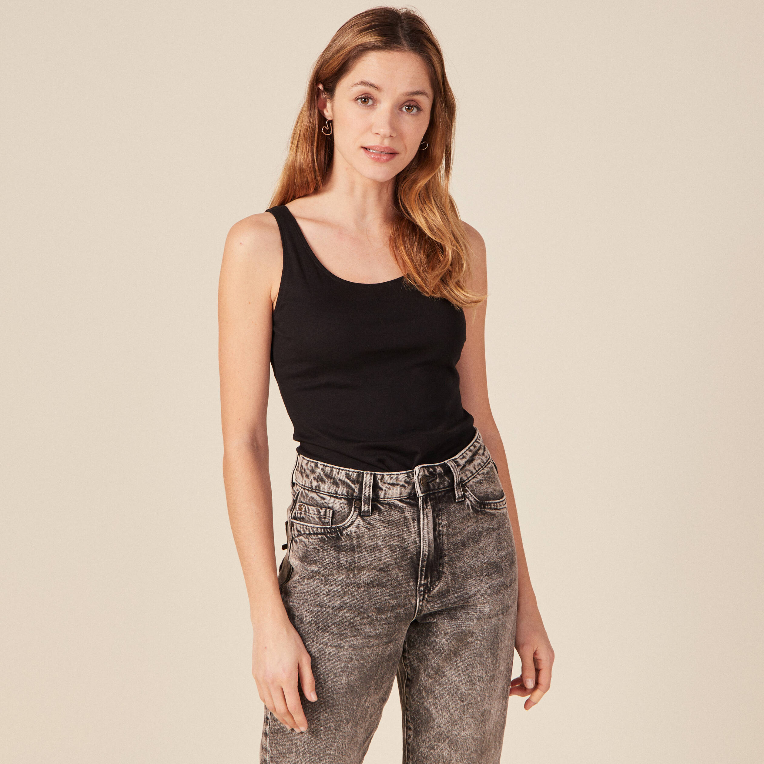 debardeur femme uni col arrondi instinct noir femme Débardeur femme uni col arrondi Instinct noir femme