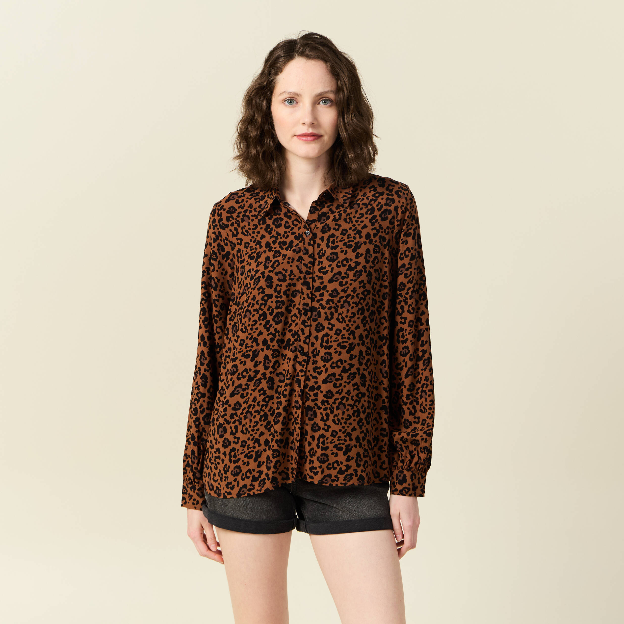 chemise manches longues fluide marron fonce femme Chemise manches longues fluide marron foncé femme