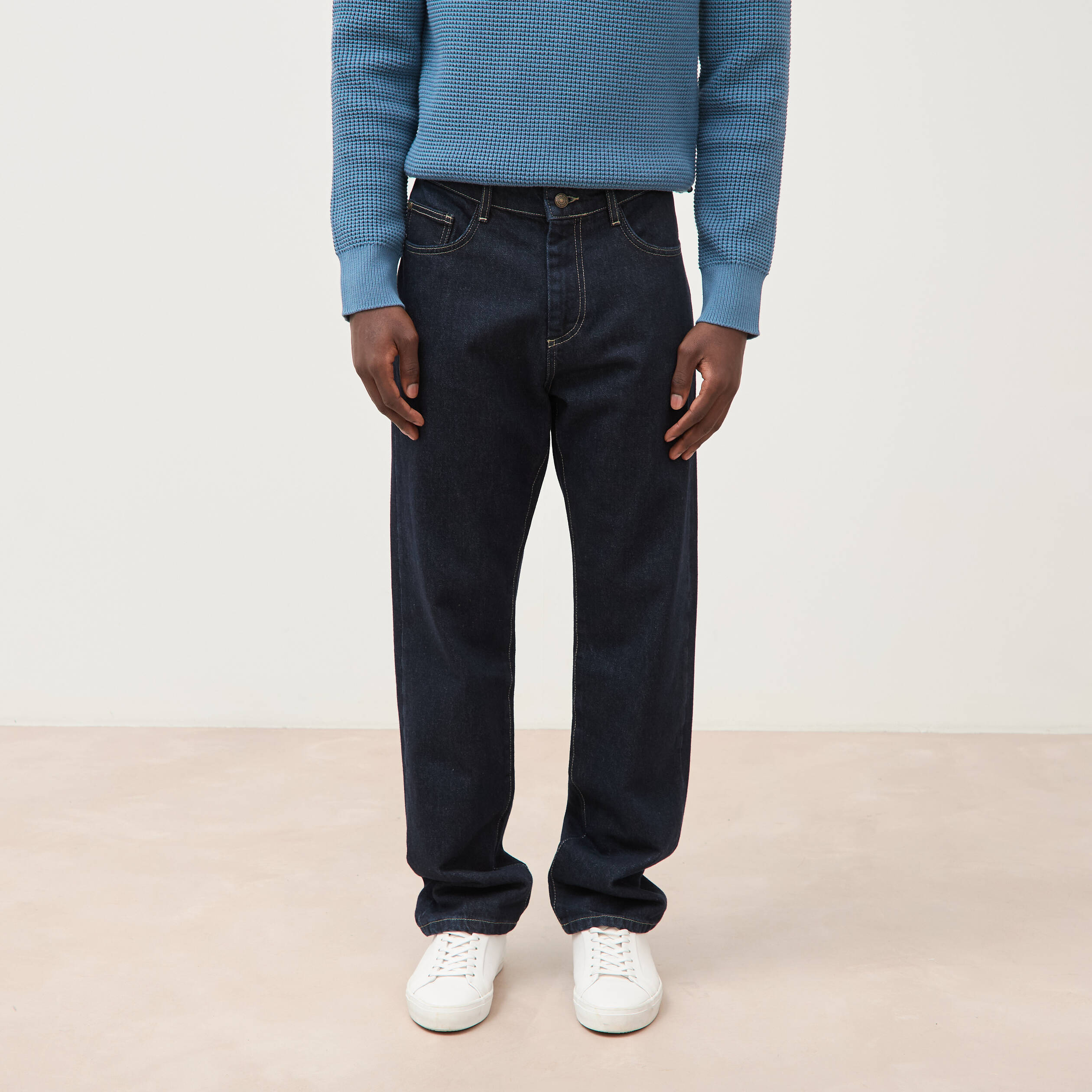 Jeans straight longueur 32 en coton denim brut rinse homme