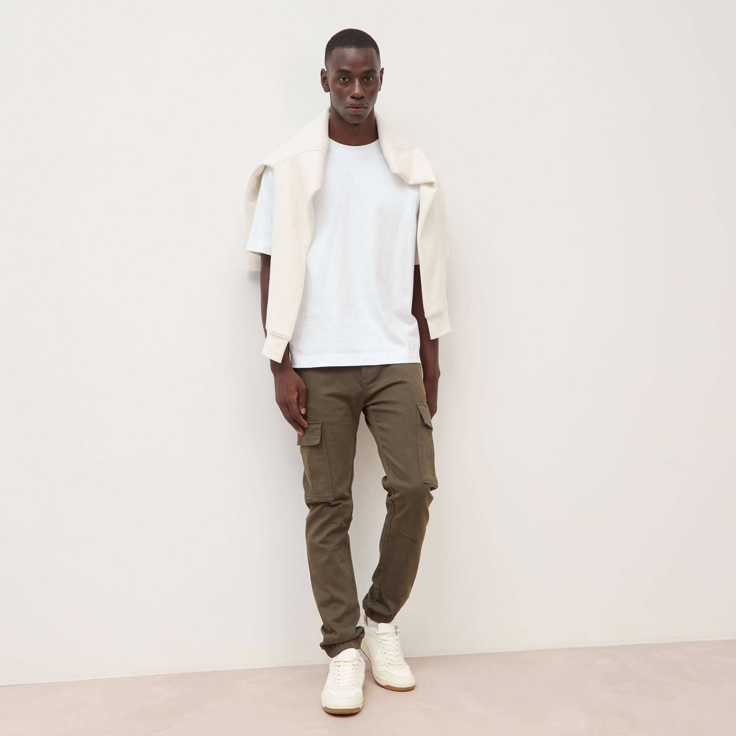 Pantalon battle bas resserr&eacute; vert kaki homme