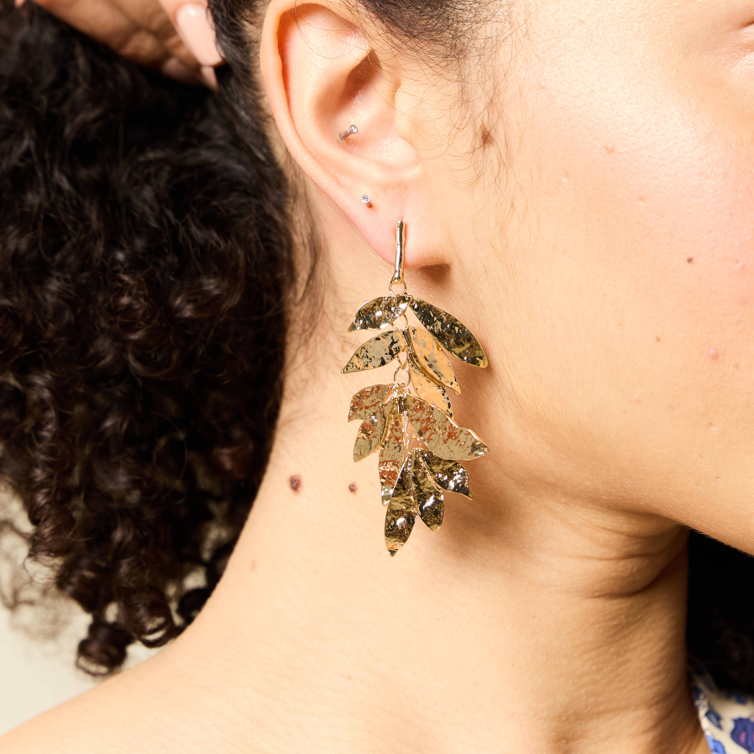 boucles doreilles pendantes couleur or femme Boucles d'oreilles pendantes couleur or femme