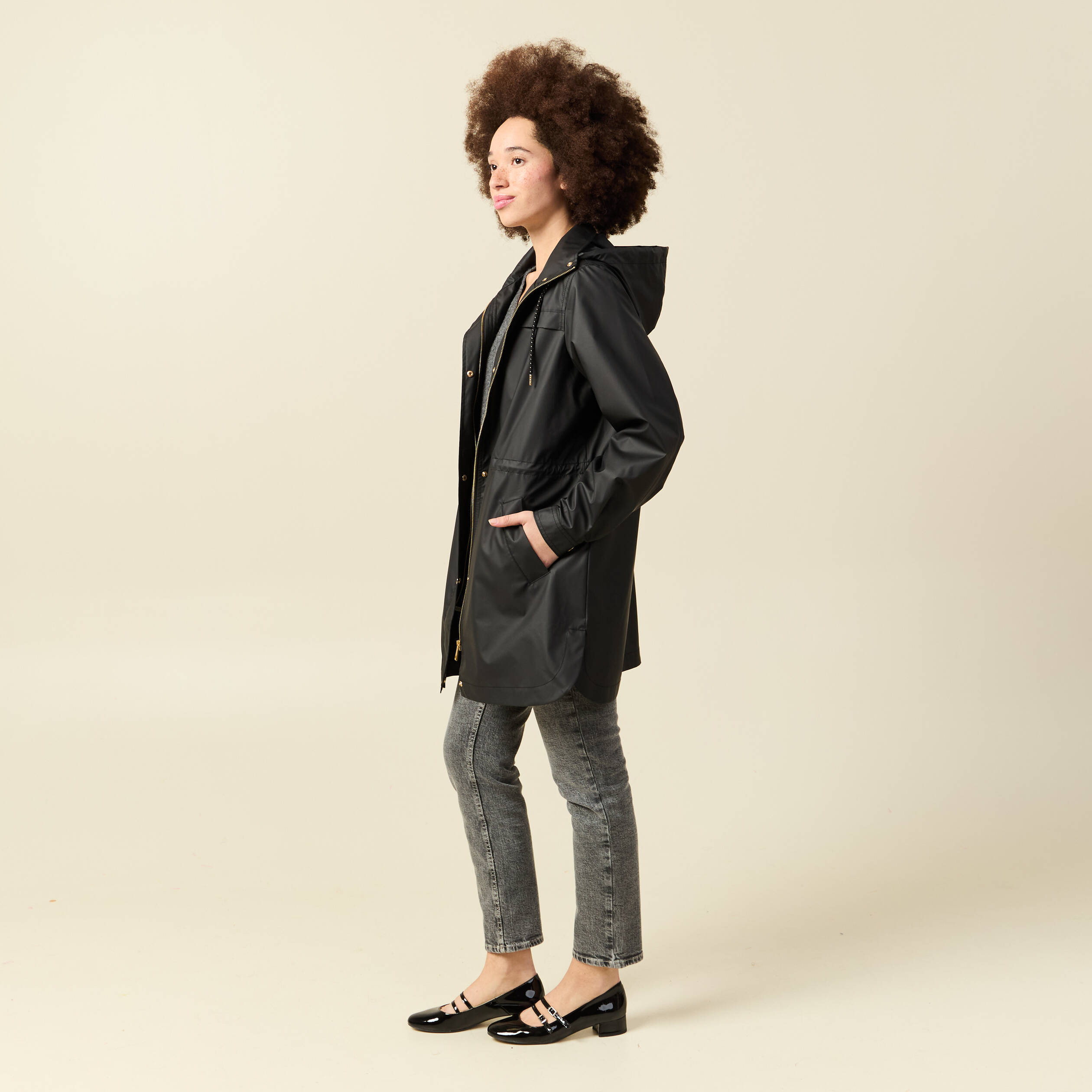 Parka longue droite d&eacute;perlante &agrave; capuche noir femme