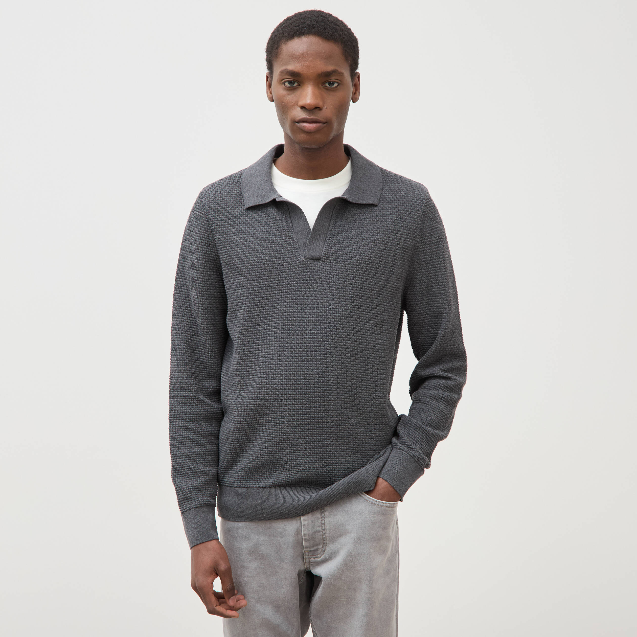 Pull manches longues gris fonc&eacute; homme