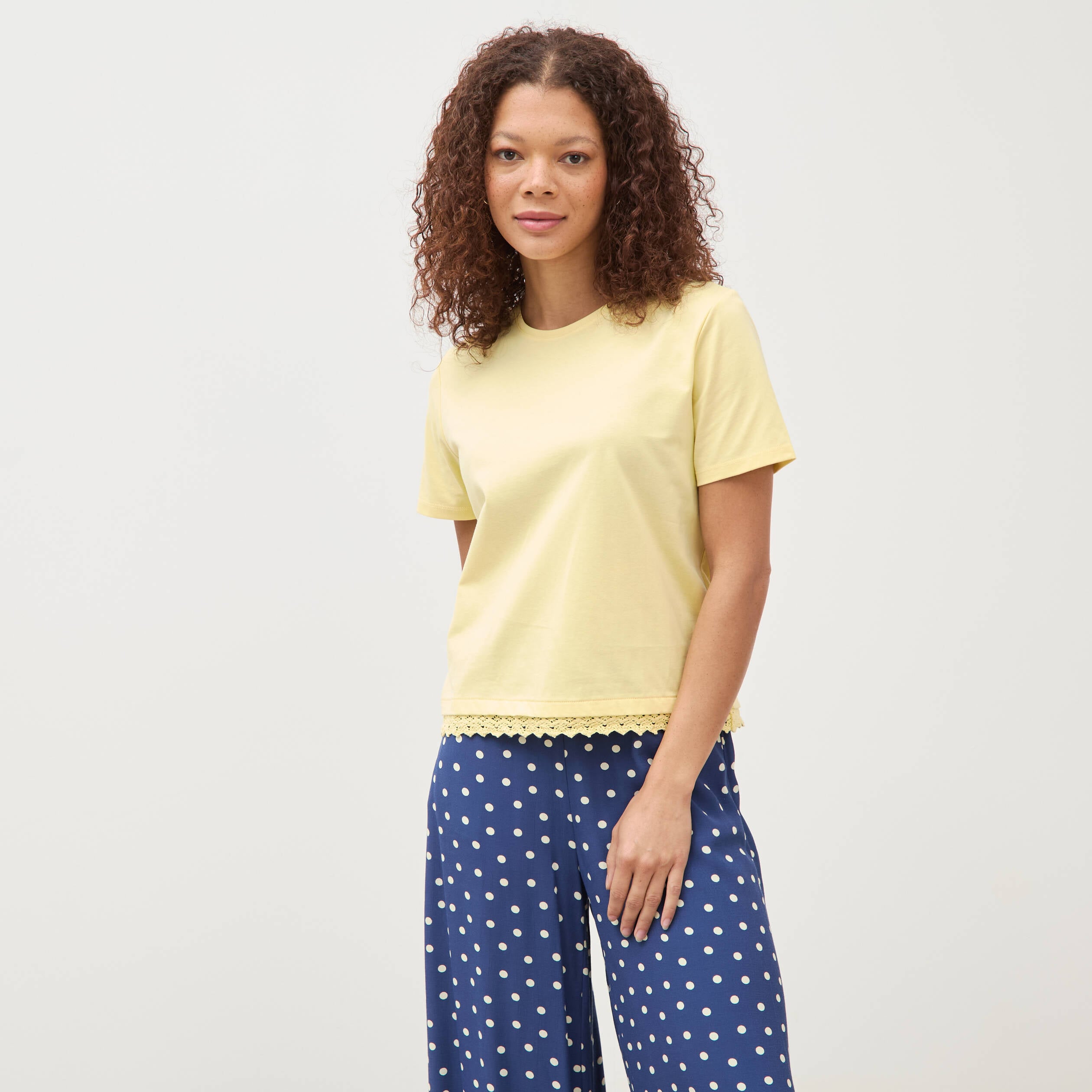 T-shirt droit col rond manches courtes jaune pastel femme