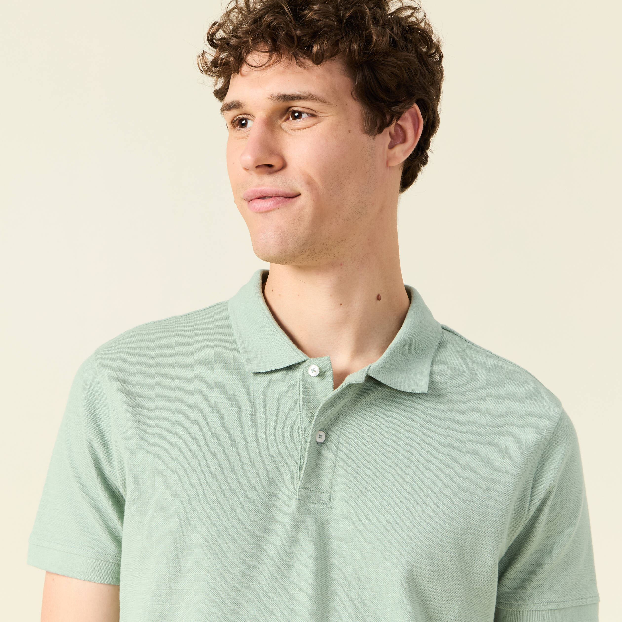 Polo cintr&eacute; en coton manches courtes vert homme