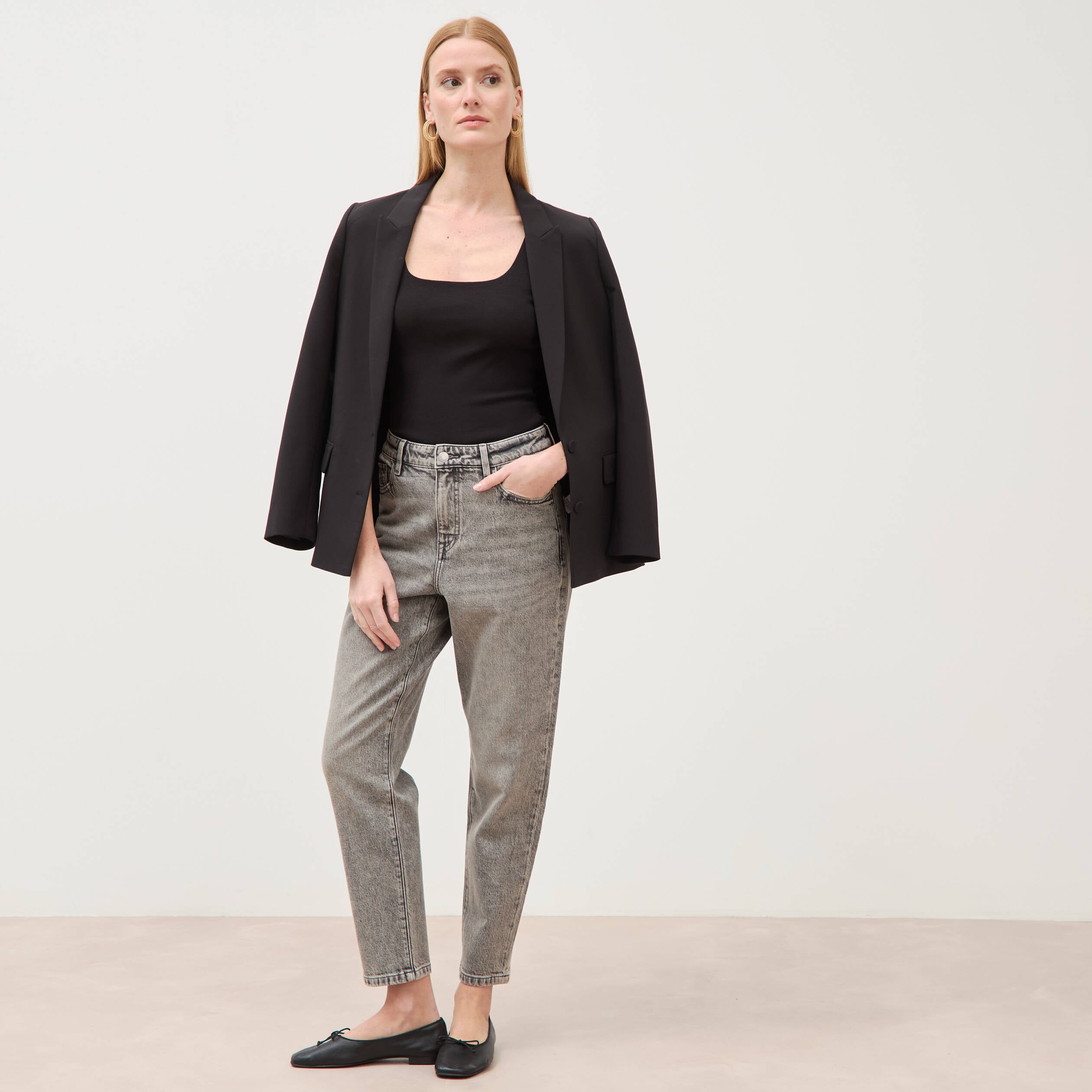 D&eacute;bardeur ajust&eacute; col carr&eacute; noir femme