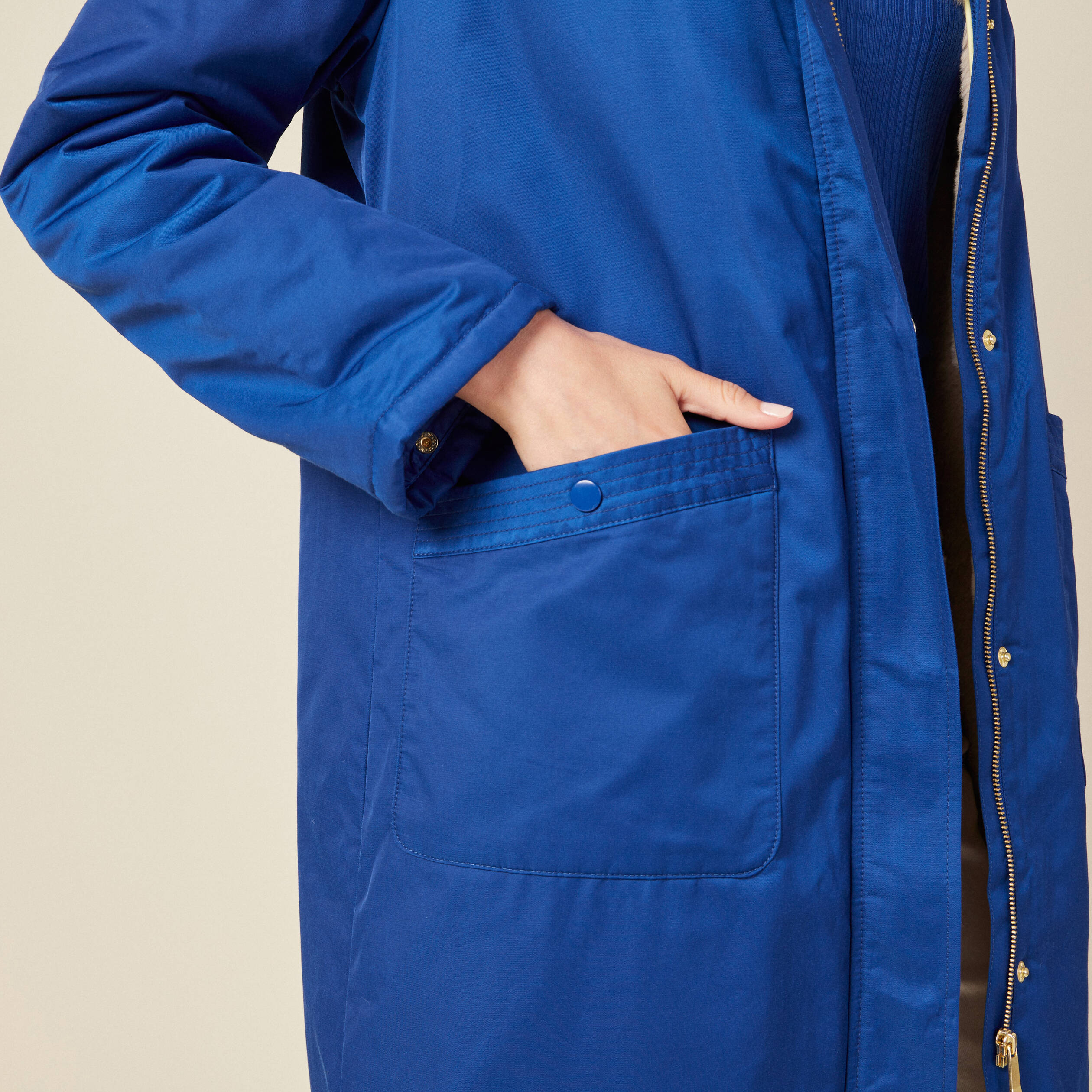Parka droite &agrave; capuche doubl&eacute;e bleu electrique femme