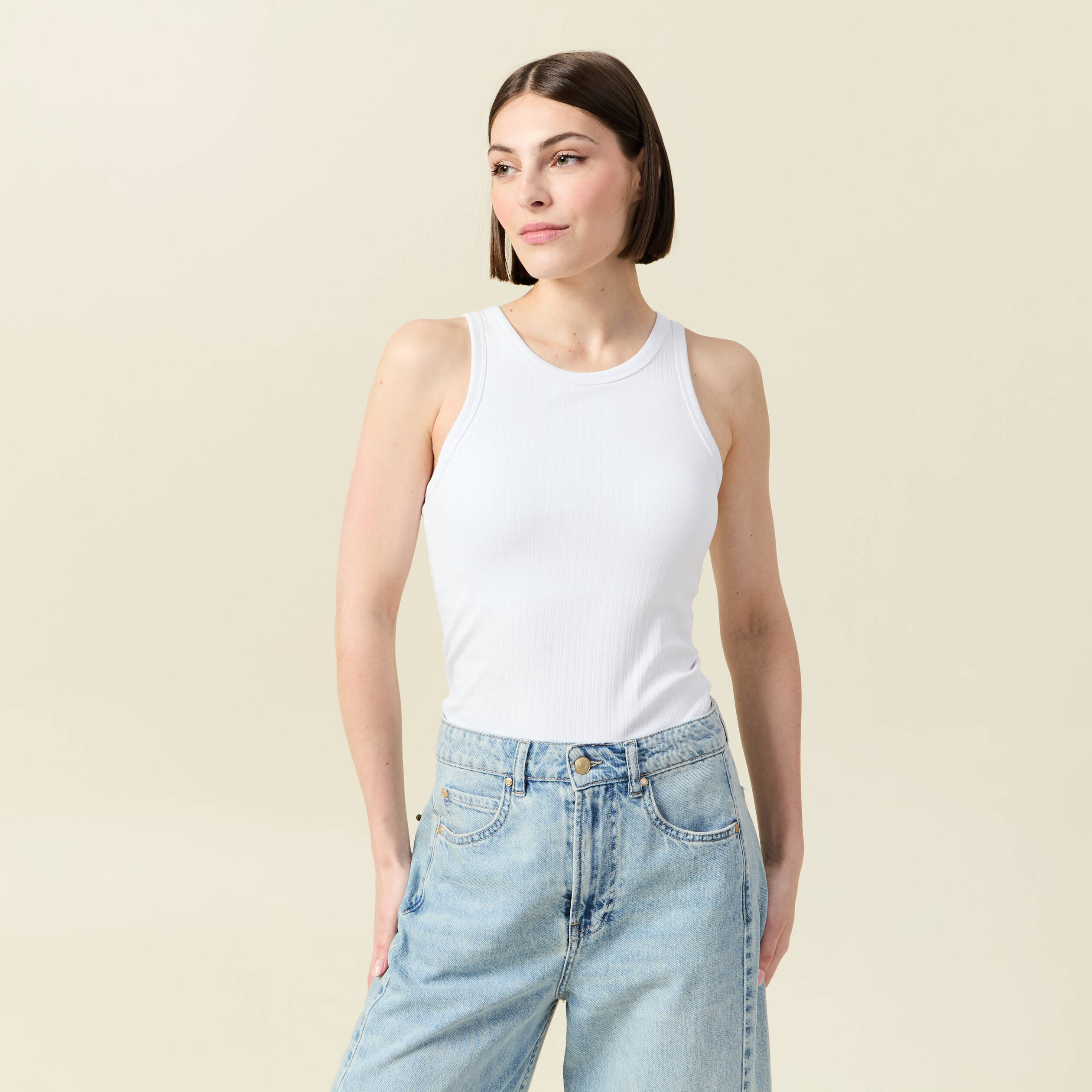 debardeur 2 en 1 avec brassiere integree blanc femme Débardeur 2 en 1 avec brassière intégrée blanc femme