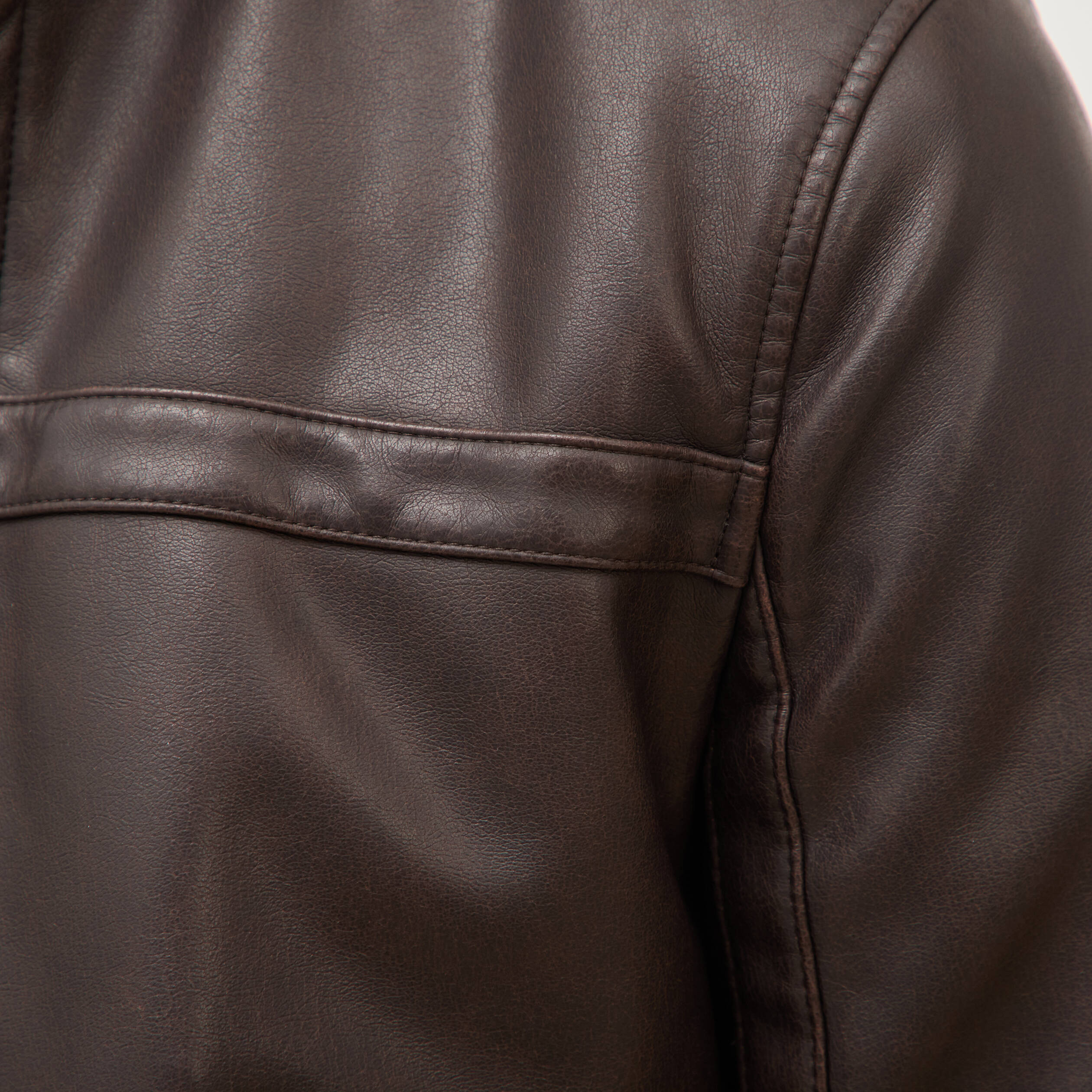 Blouson cintr&eacute; similicuir col montant marron fonc&eacute; homme