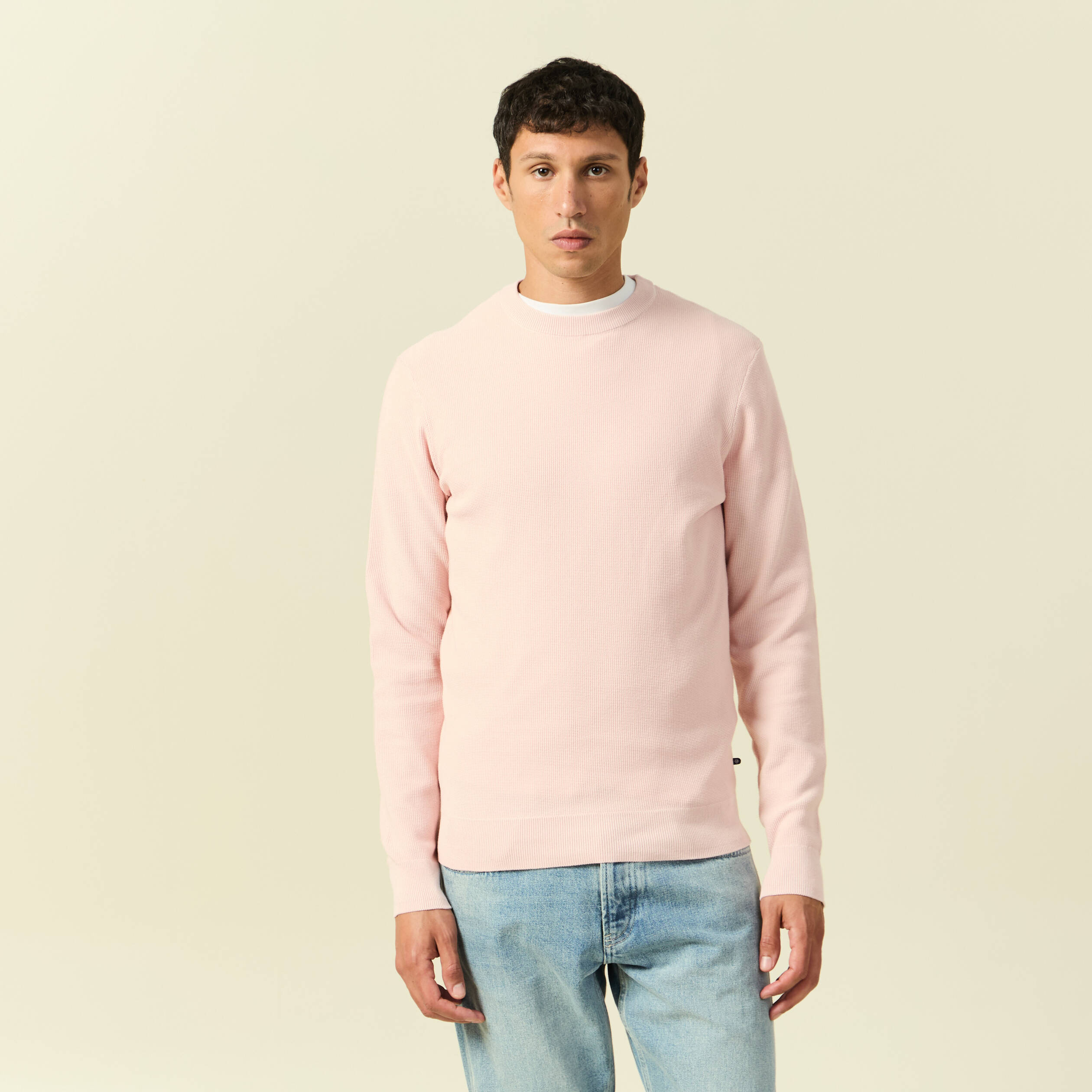 Pull fin col rond manches longues rose poudr&eacute;e homme