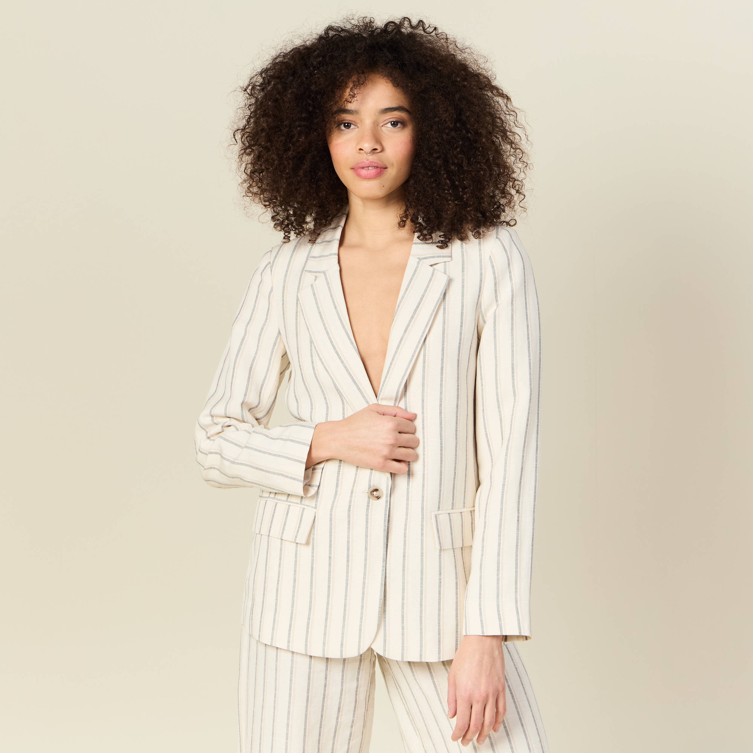 veste blazer manches longues blanc femme Veste blazer manches longues blanc femme