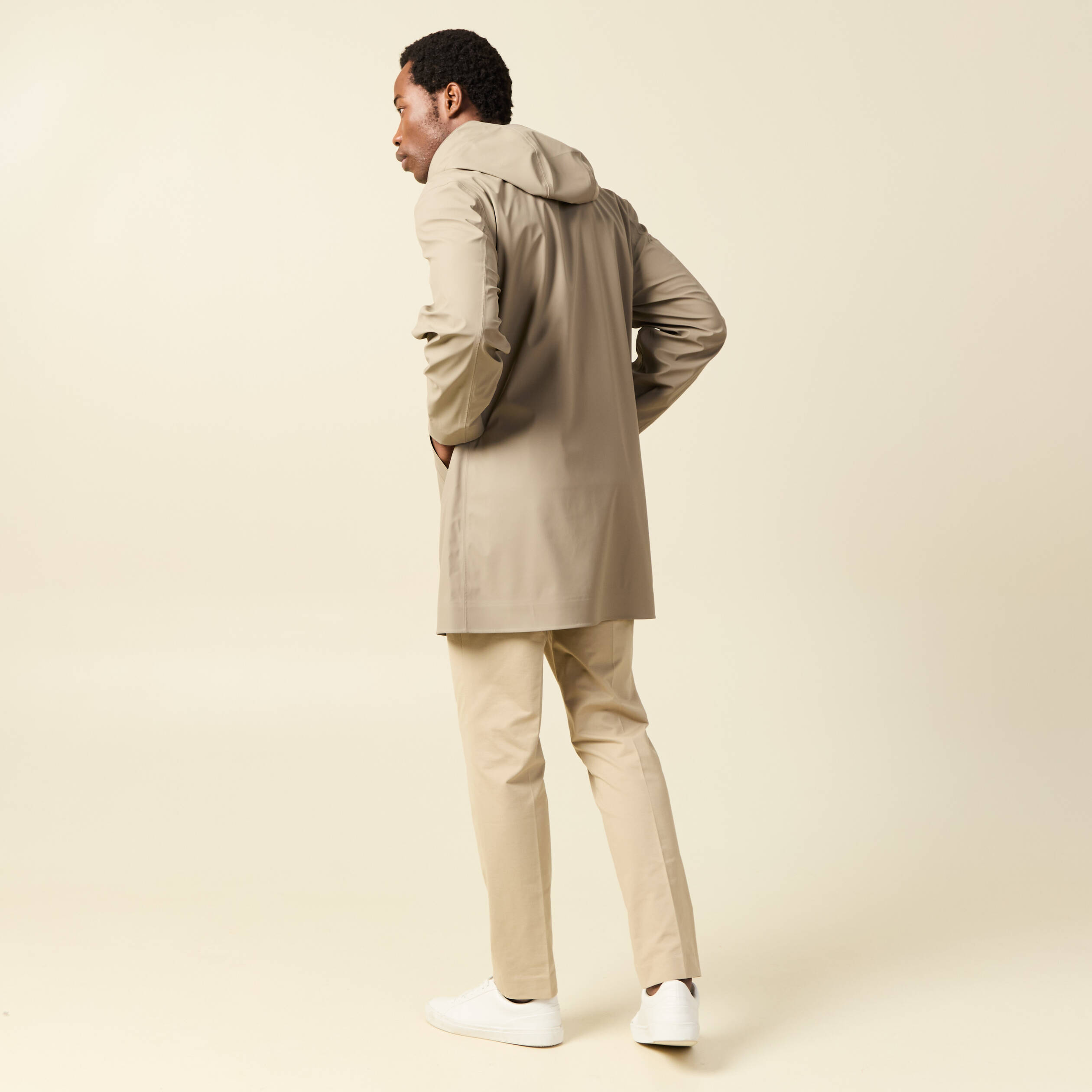 Parka longue droite &agrave; capuche taupe homme