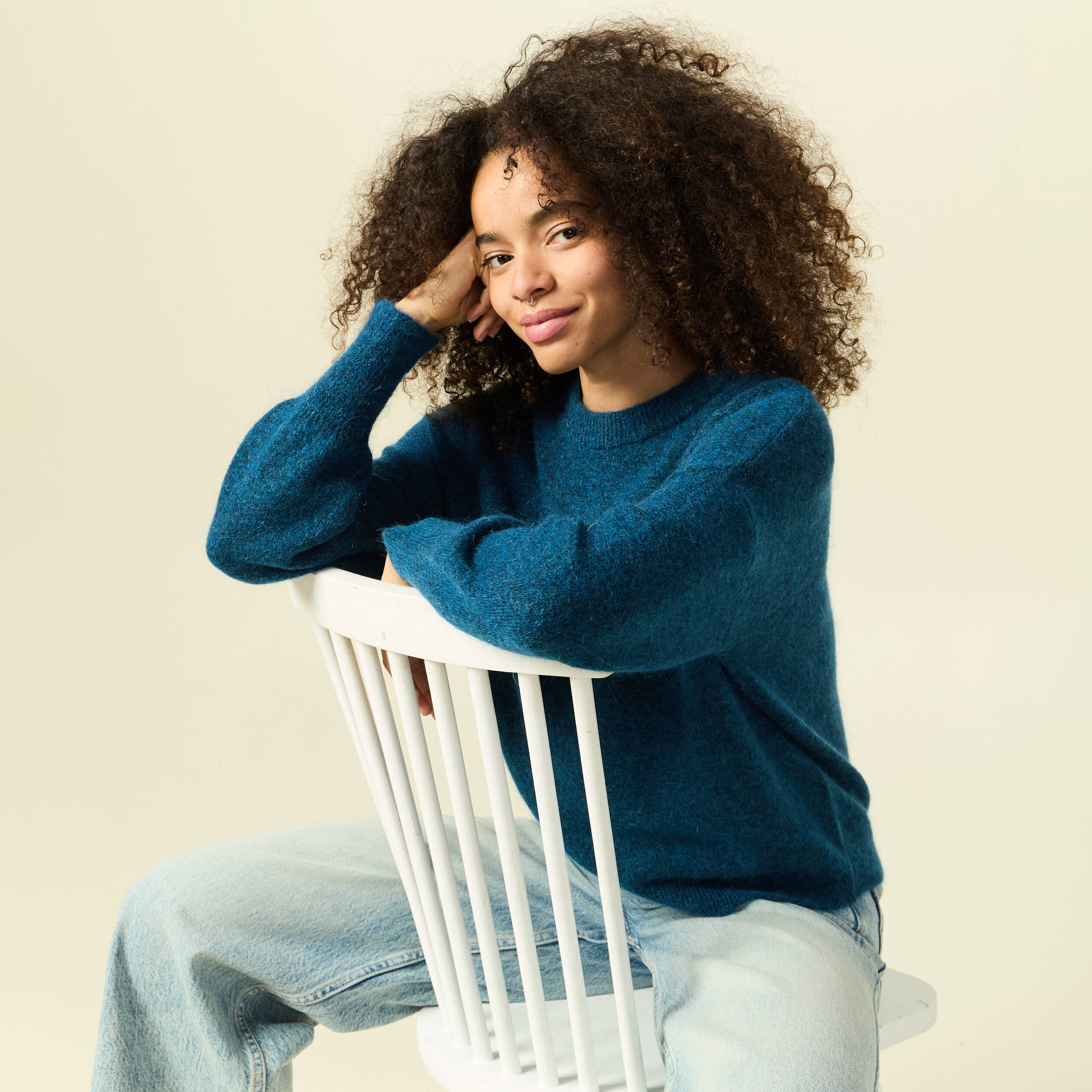 Pull. Pur coton sur bleu gris | Vetement