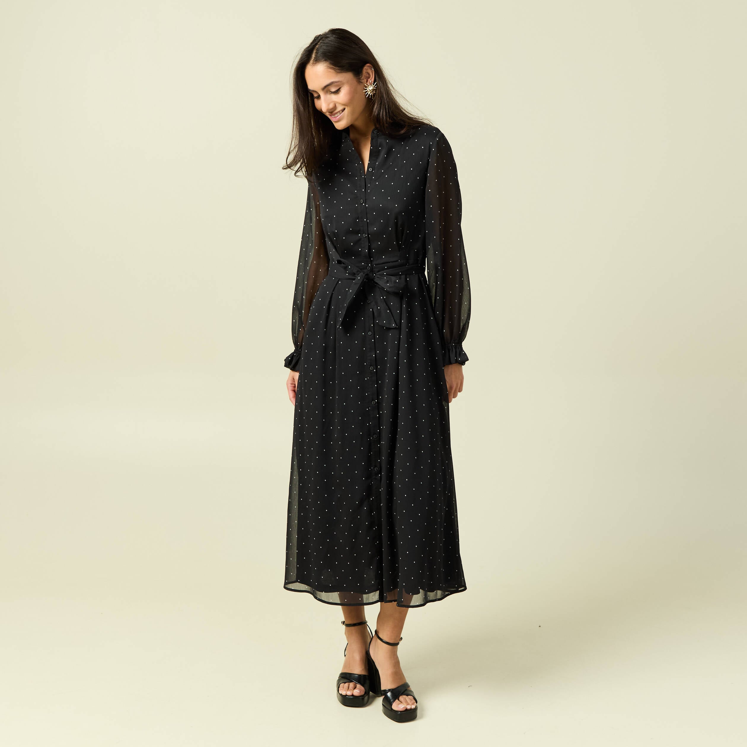 Robe longue &eacute;vas&eacute;e col v manches longues noir femme