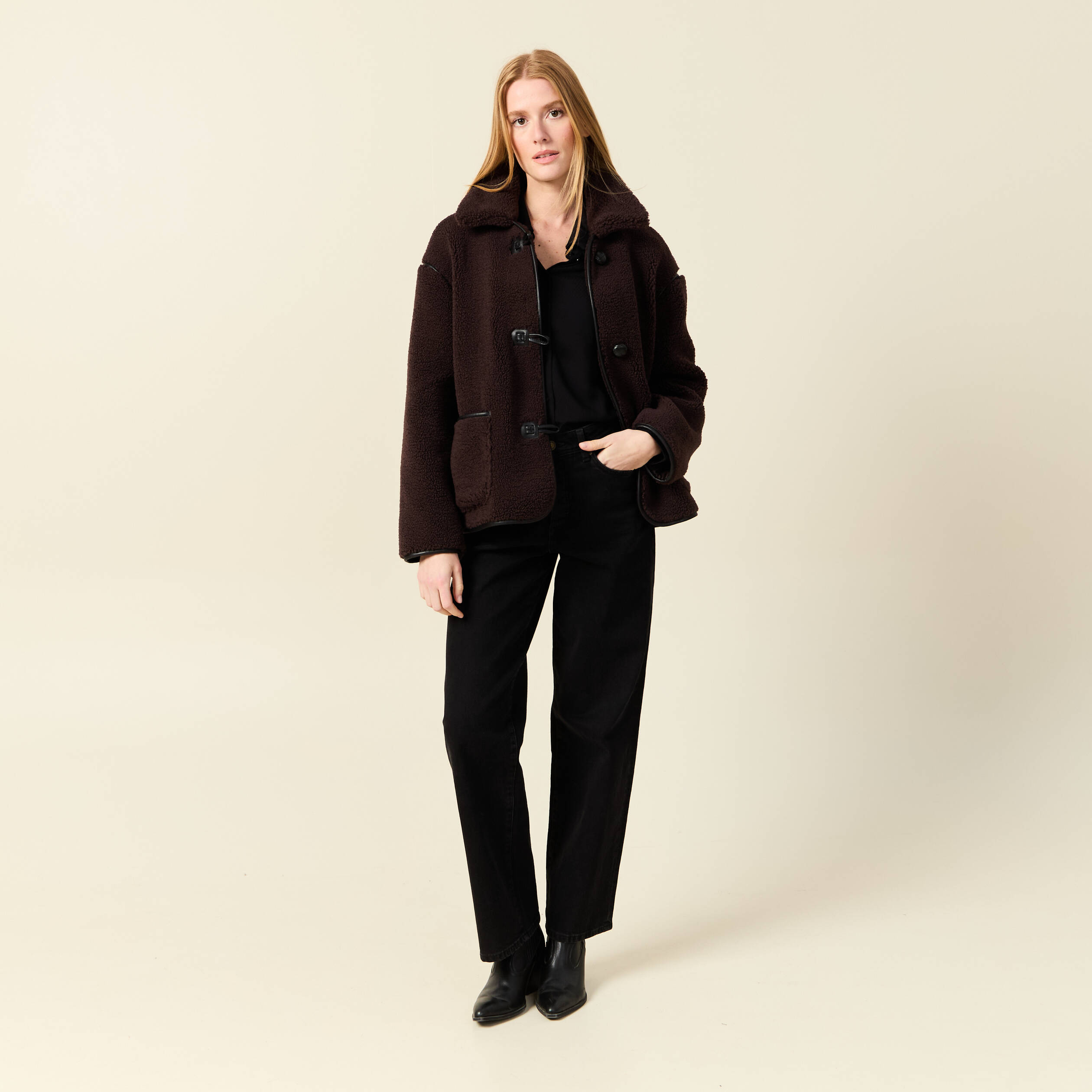 manteau court droit effet polaire marron fonce femme Manteau court droit effet polaire marron foncé femme