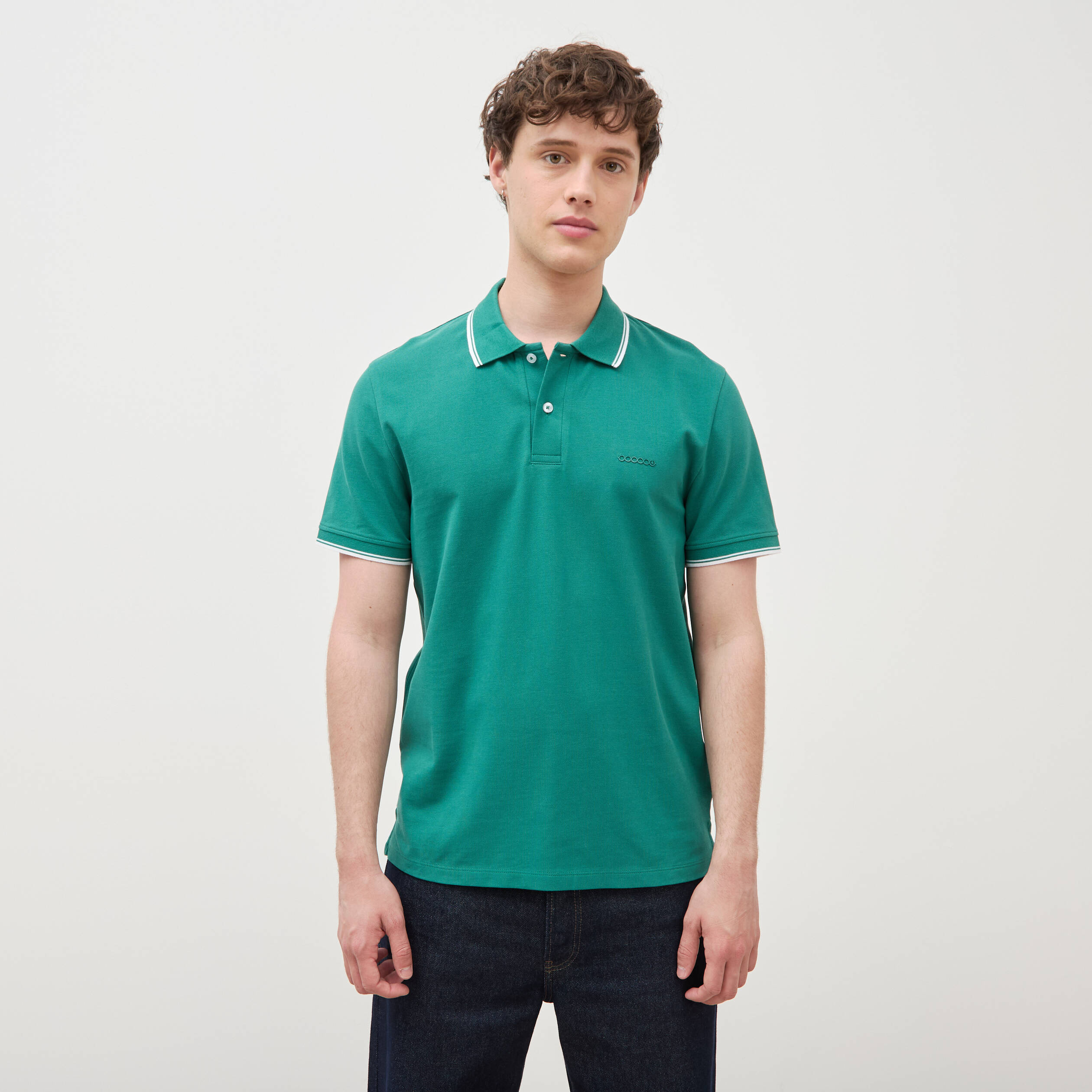 Polo cintr&eacute; en coton manches courtes vert &eacute;meraude homme