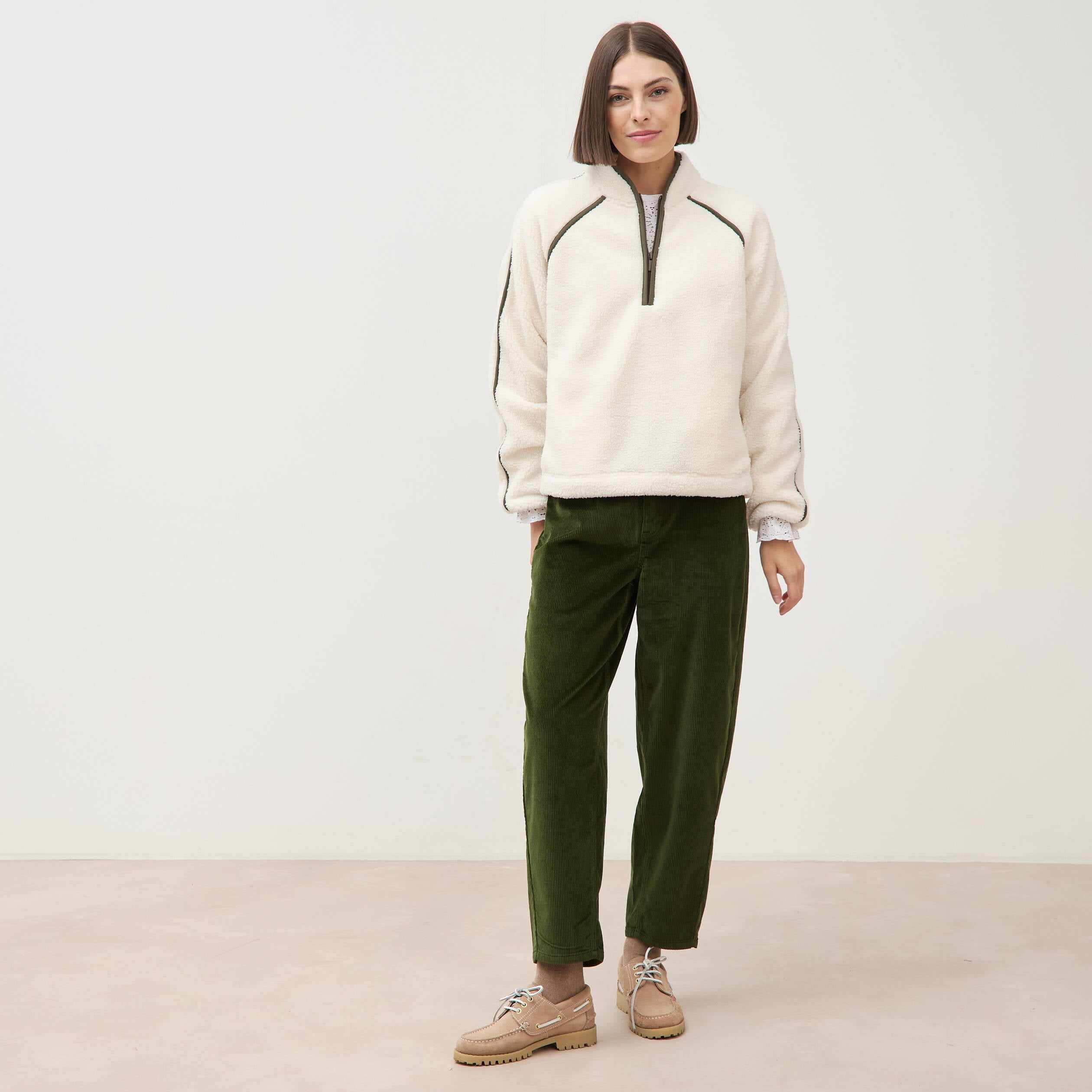 Sweat droit bouclette col montant ecru femme
