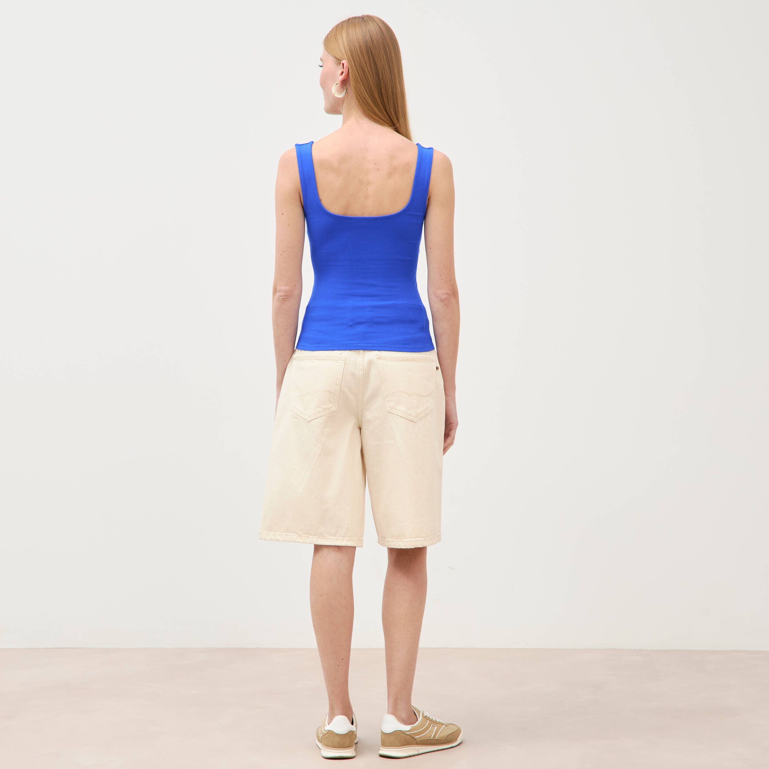 D&eacute;bardeur ajust&eacute; col carr&eacute; bleu electrique femme