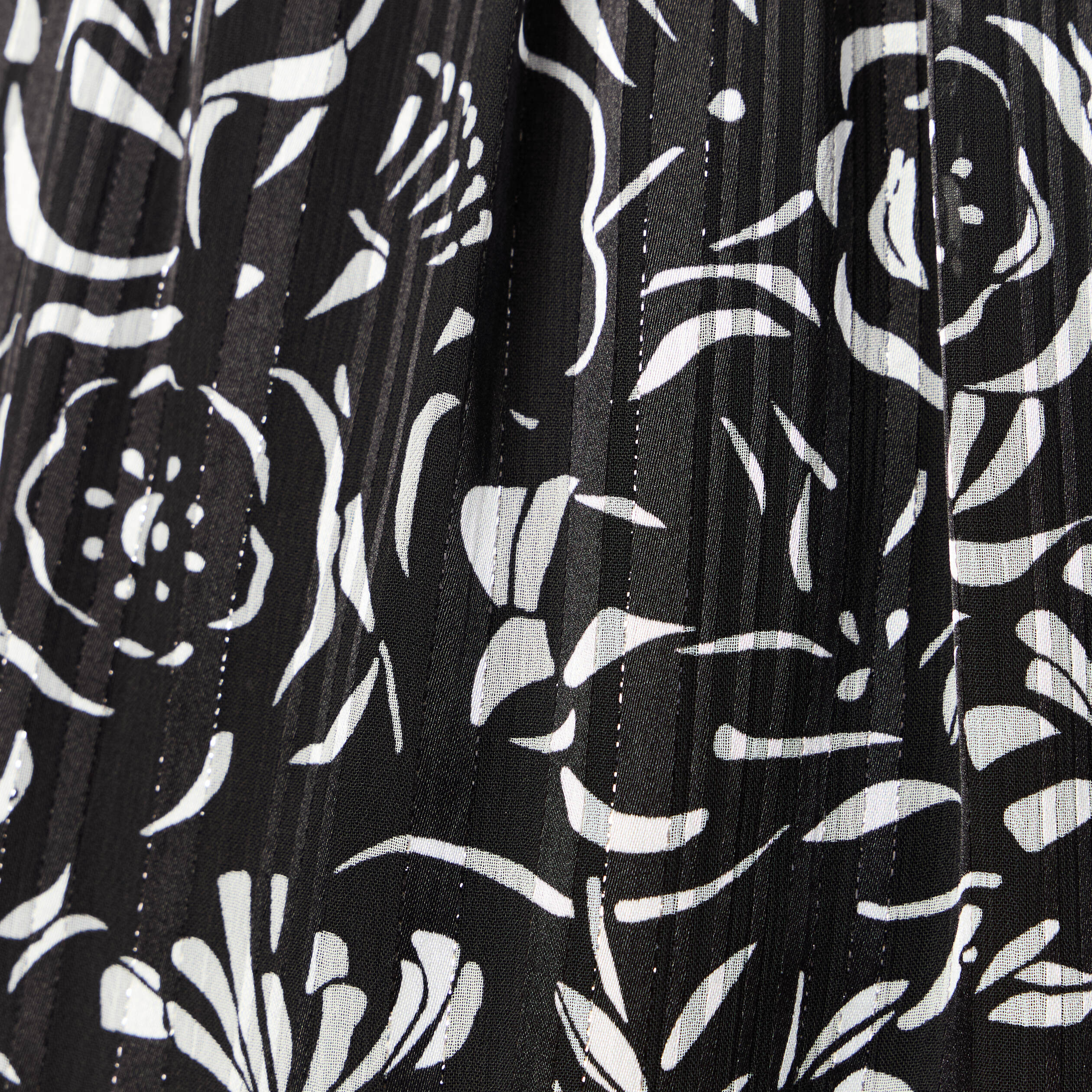 Robe &eacute;vas&eacute;e manches longues noir femme